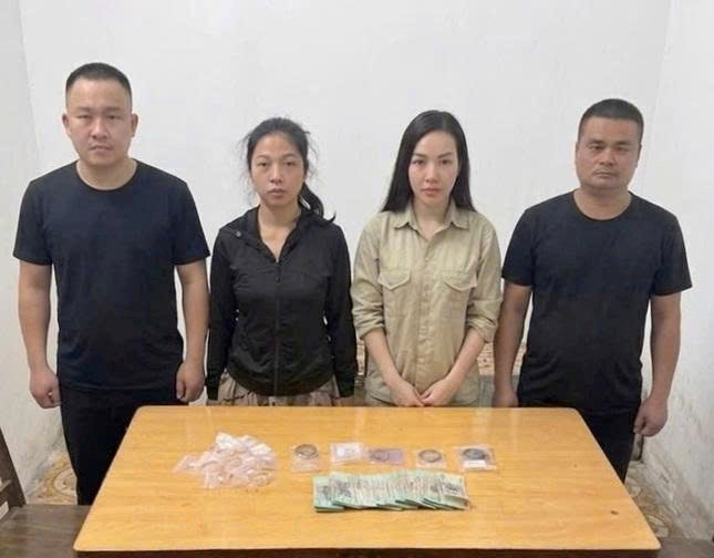Làm vàng giả rồi lừa bán cho nhiều cửa hàng vàng- Ảnh 2.