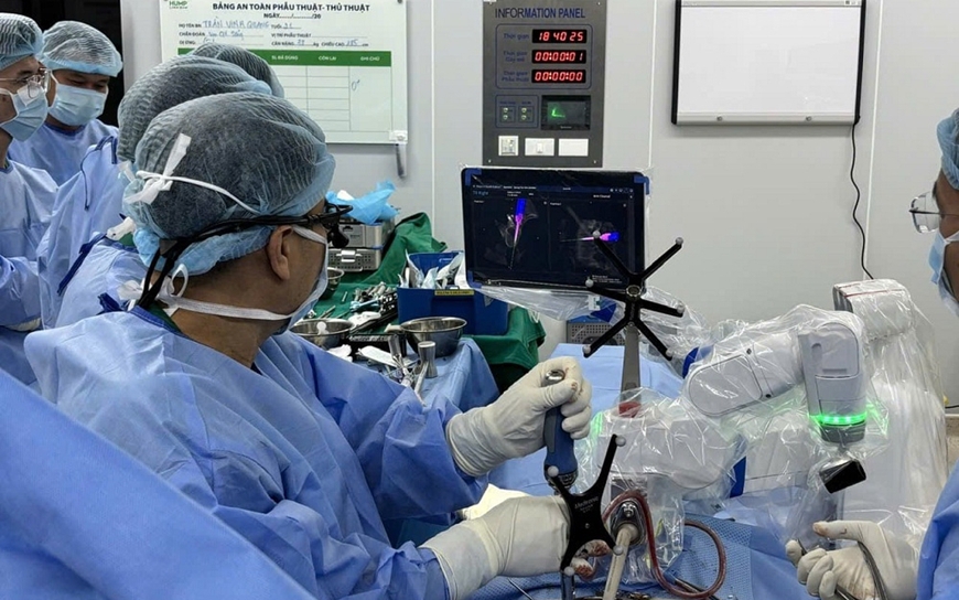 Cụ ông suýt mất mạng vì vô tình nuốt phải hạt mít- Ảnh 3.