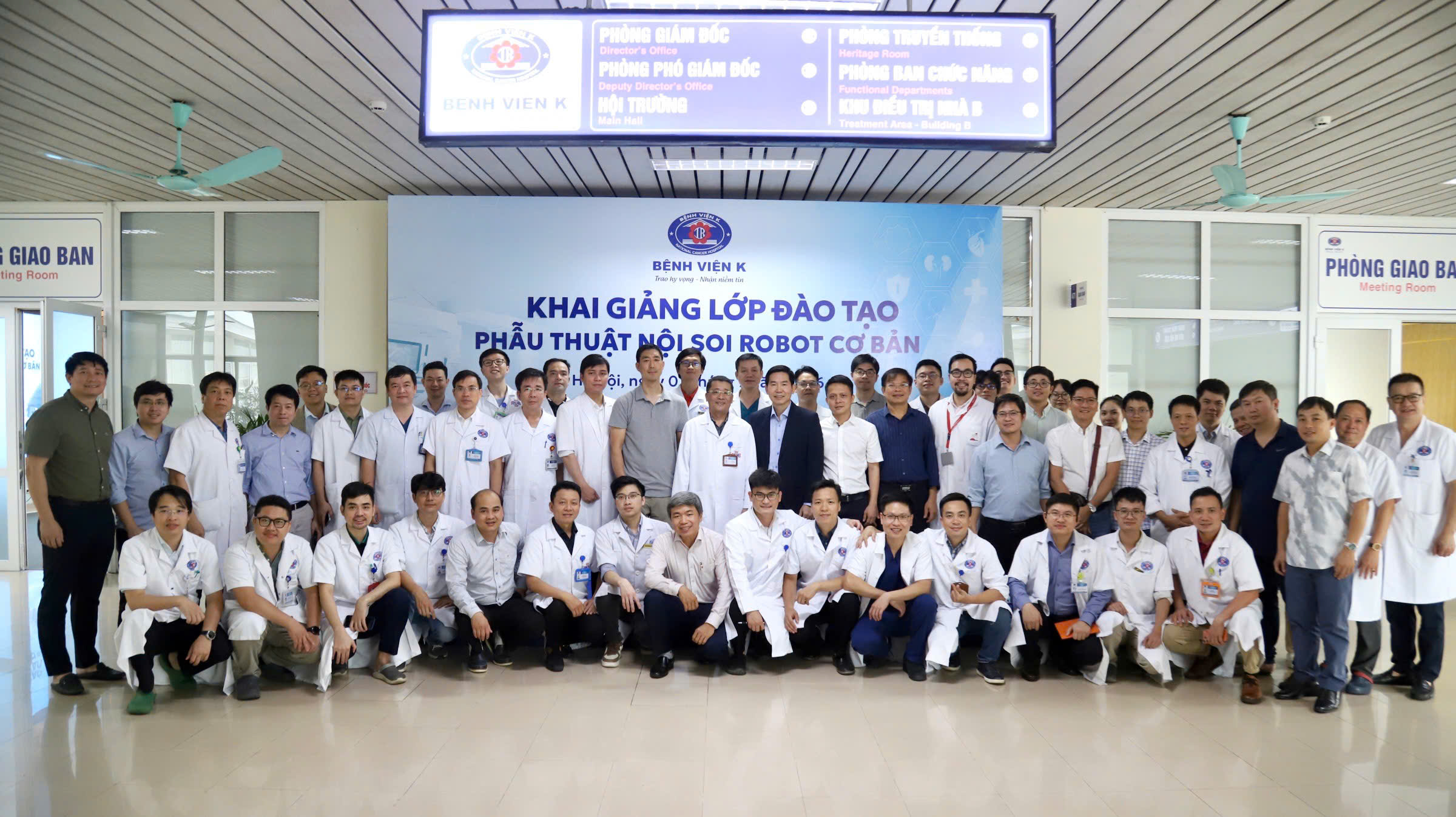 Lần đầu Việt Nam đào tạo phẫu thuật nội soi robot bài bản, thúc đẩy điều trị ung thư bằng công nghệ hiện đại- Ảnh 6.