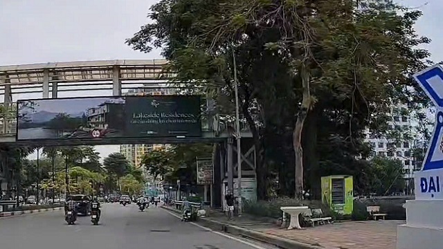 Gallery - Thùng rác công cộng kết hợp khai thác quảng cáo tại Hà Nội bị bịt kín và treo biển cấm vì ô nhiễm tràn lan - image 8