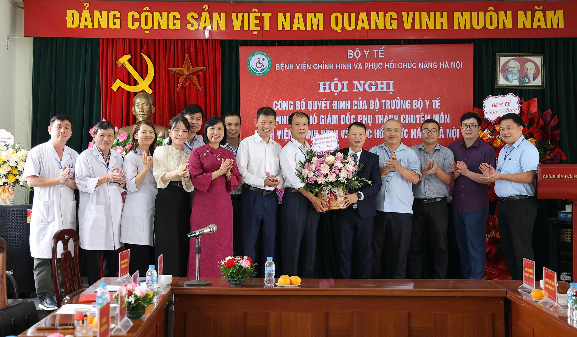 Bộ Y tế điều động, bổ nhiệm Phó Giám đốc phụ trách chuyên môn Bệnh viện Chỉnh hình và Phục hồi chức năng Hà Nội - Ảnh 5.