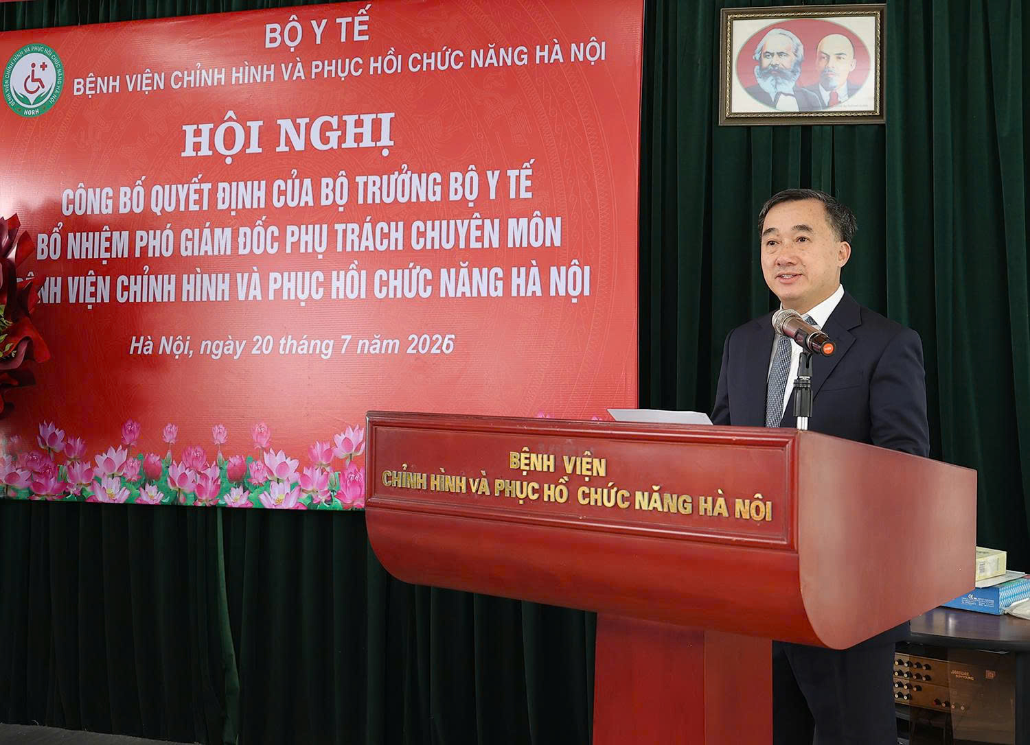 Bộ Y tế điều động, bổ nhiệm Phó Giám đốc phụ trách chuyên môn Bệnh viện Chỉnh hình và Phục hồi chức năng Hà Nội - Ảnh 2.