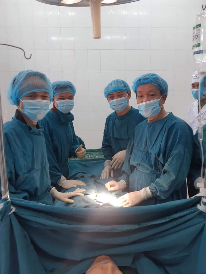 Ngườibác sĩ chọn đảo Cồn Cỏ để bảo vệ, chăm sóc sức khoẻ quân dân - Ảnh 2.