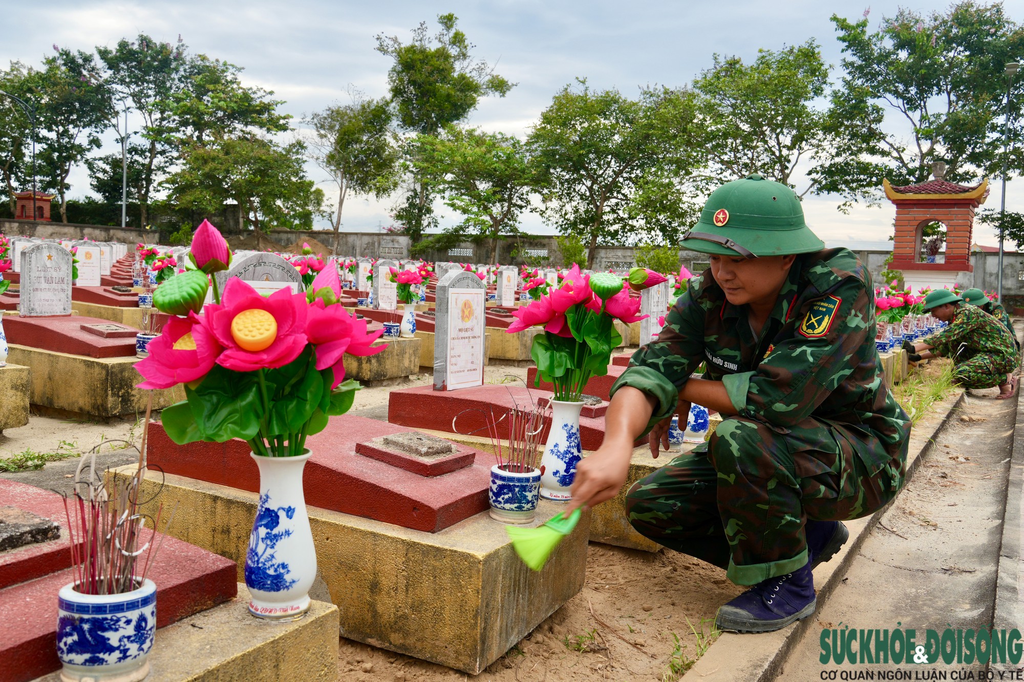 Hành trình 500 ngày đêm tìm lại tên cho liệt sĩ: Kỳ 2 - Mở từng phần mộ tìm lại tên bằng AND- Ảnh 10.