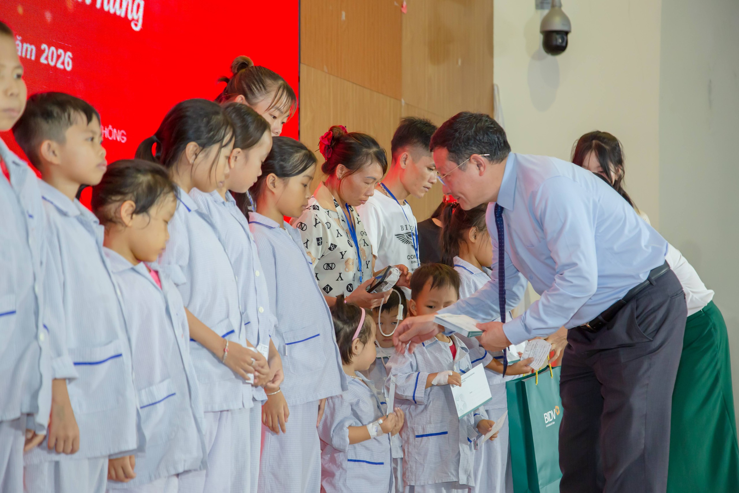'Giọt hồng tri ân' lan tỏa nghĩa cử hiến máu của thế hệ trẻ trong tháng Bảy nghĩa tình- Ảnh 7.