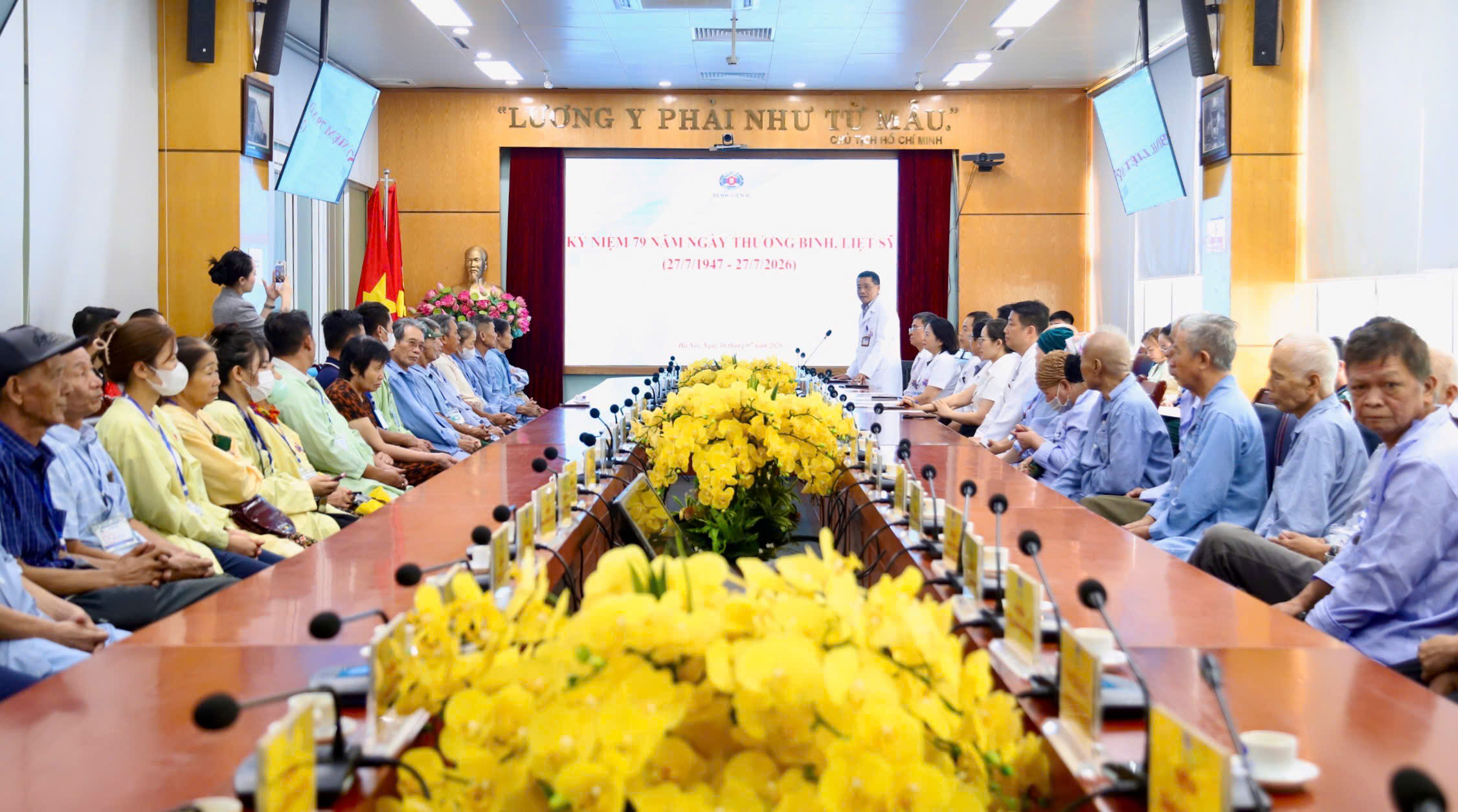 Bệnh viện K tri ân hơn 110 thương binh, thân nhân liệt sĩ là người bệnh và cán bộ y tế dịp 27/7 - Ảnh 2.
