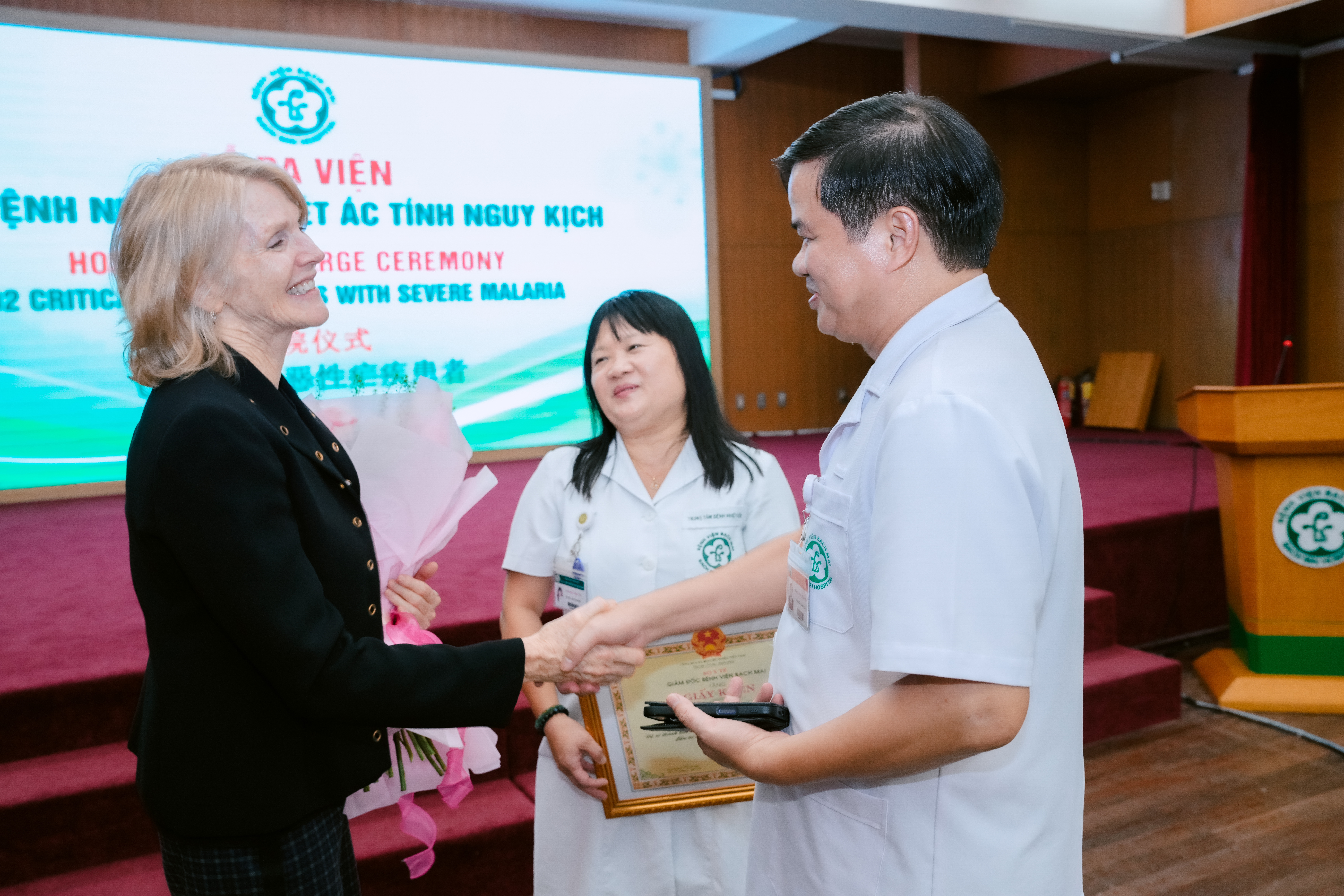 Chạy đua giành sự sống cho 2 bệnh nhân sốt rét ác tính: Khi người thầy thuốc không được phép bỏ cuộc...- Ảnh 4.