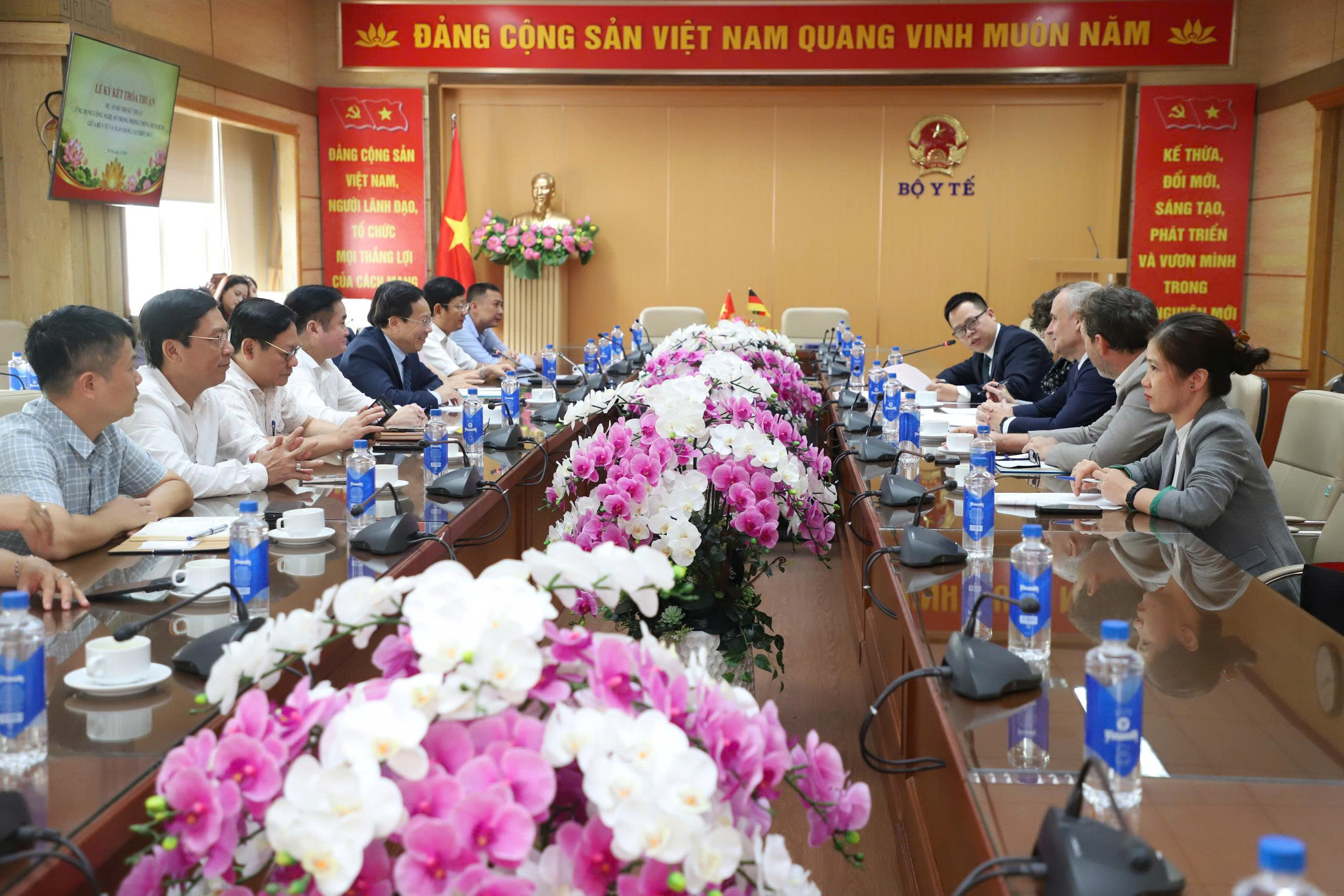 Bộ Y tế ký kết Dự án 15 triệu Euro thúc đẩy phòng chống dịch bệnh hiệu quả hơn - Ảnh 2.