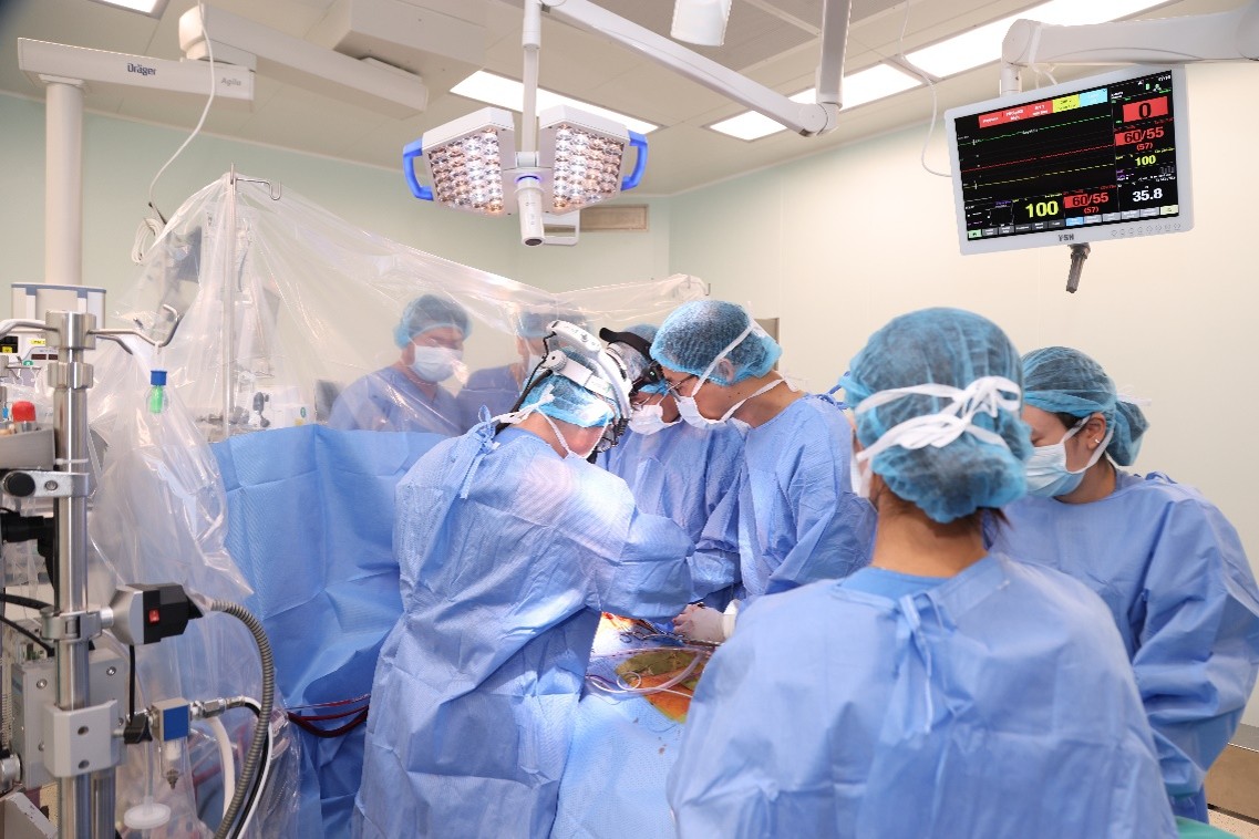 Hành trình hồi sinh từ hai nhịp đập yêu thương: Chạy đua với thời gian để nối dài sự sống- Ảnh 4.