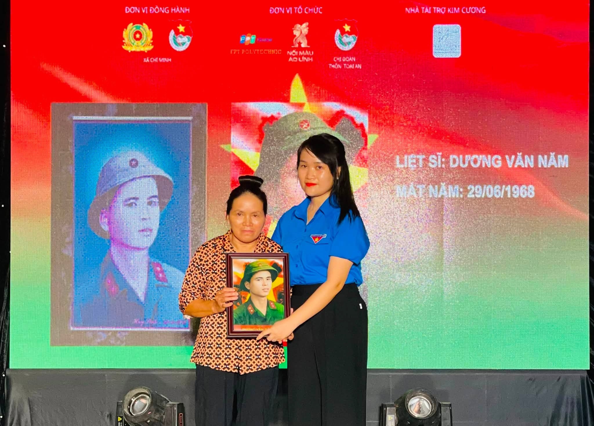 Hơn 60 bức ảnh liệt sĩ được nhóm sinh viên phục dựng: Thắp sáng đạo lý 'Uống nước nhớ nguồn'- Ảnh 4.