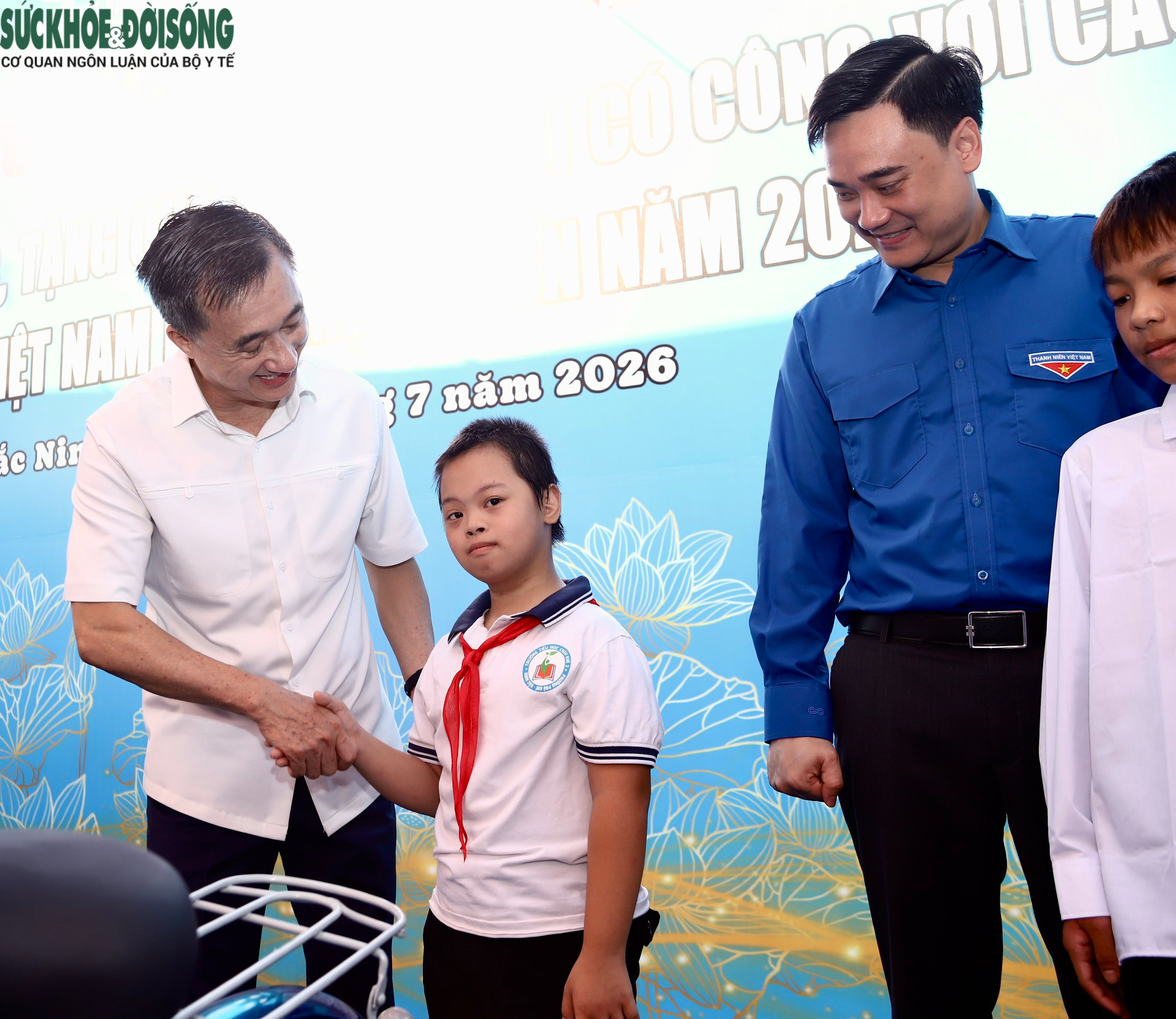 Những hình ảnh ý nghĩa trong chương trình tri ân người có công ở Bắc Ninh- Ảnh 5.