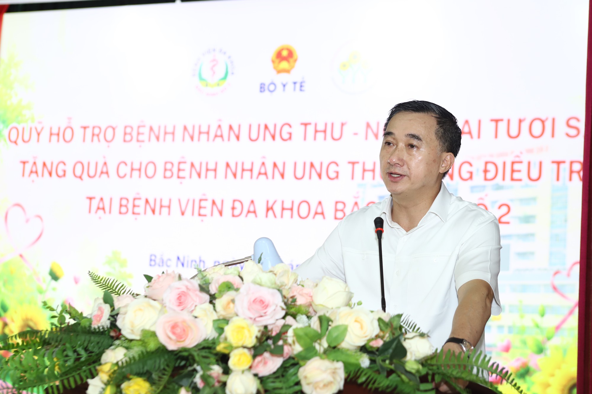 Thứ trưởng Bộ Y tế Trần Văn Thuấn thăm, động viên người bệnh ung thư tại Bắc Ninh- Ảnh 2.