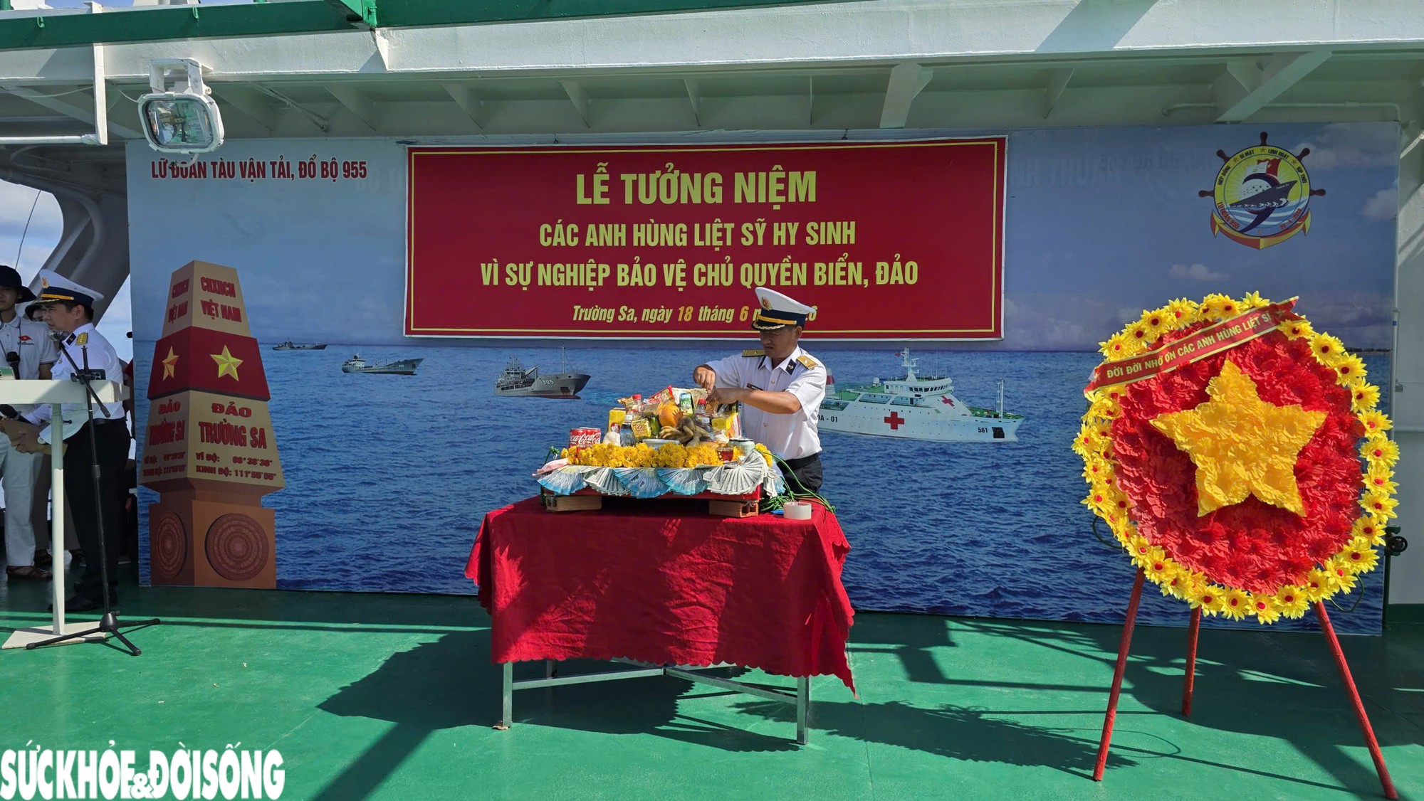 Lễ tri ân liệt sĩ 64 anh hùng Gạc Ma giữa trùng khơi Không thể quên - Ảnh 3.