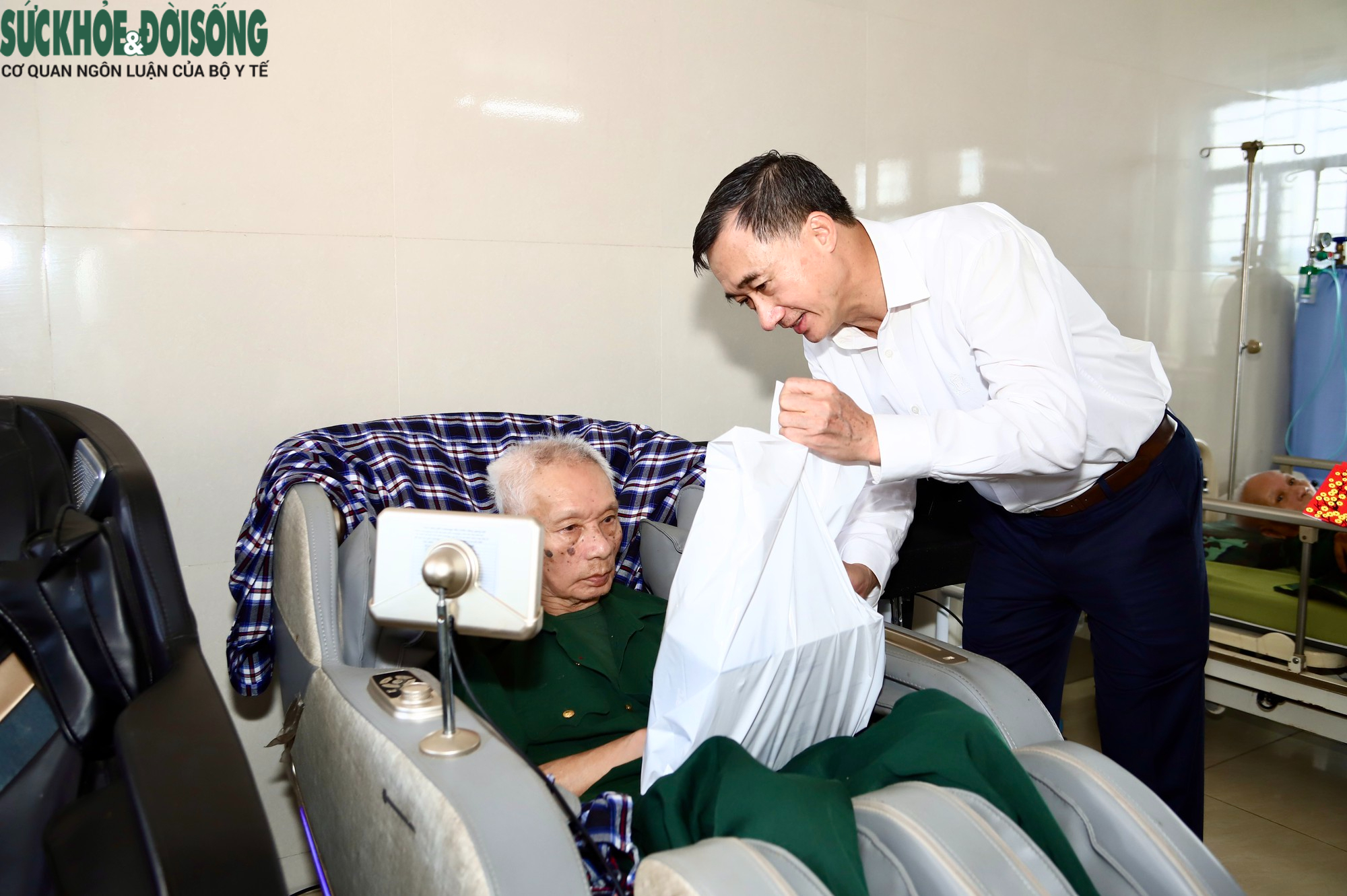 Nụ cười người thương binh trong ngày nhận chiếc chân giả mới - Ảnh 9.
