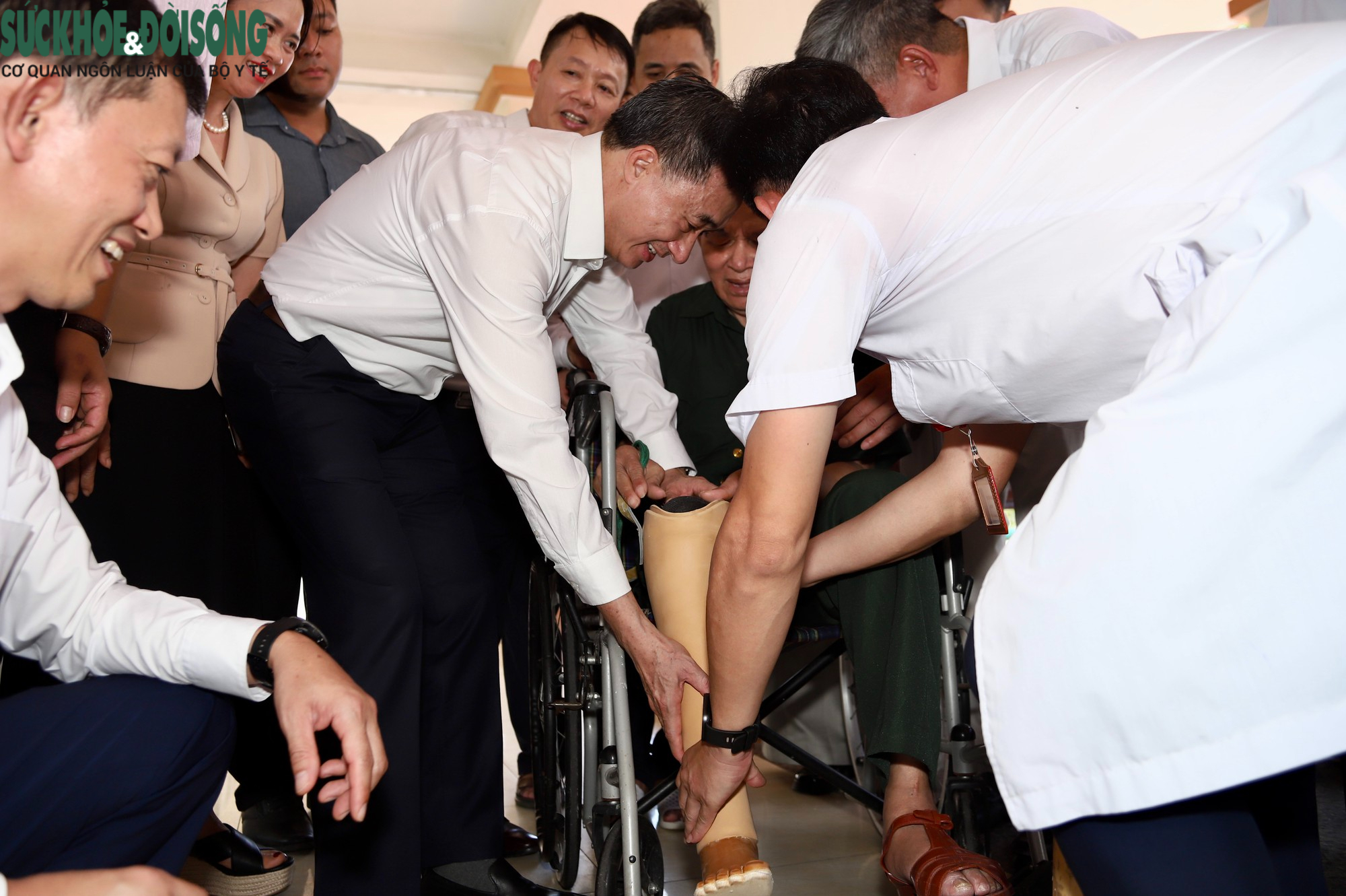 Nụ cười người thương binh trong ngày nhận chiếc chân giả mới - Ảnh 12.