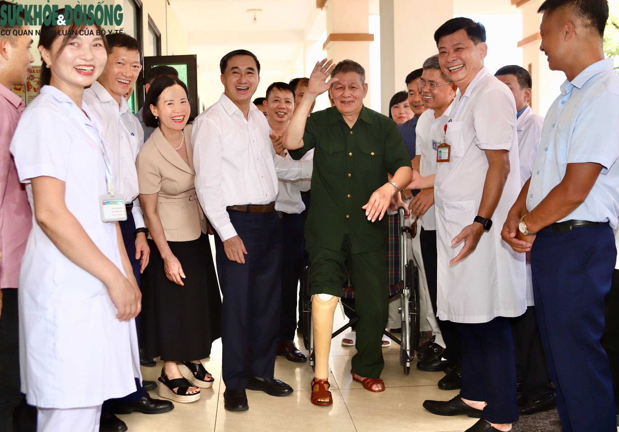 Nụ cười người thương binh trong ngày nhận chiếc chân giả mới - Ảnh 13.