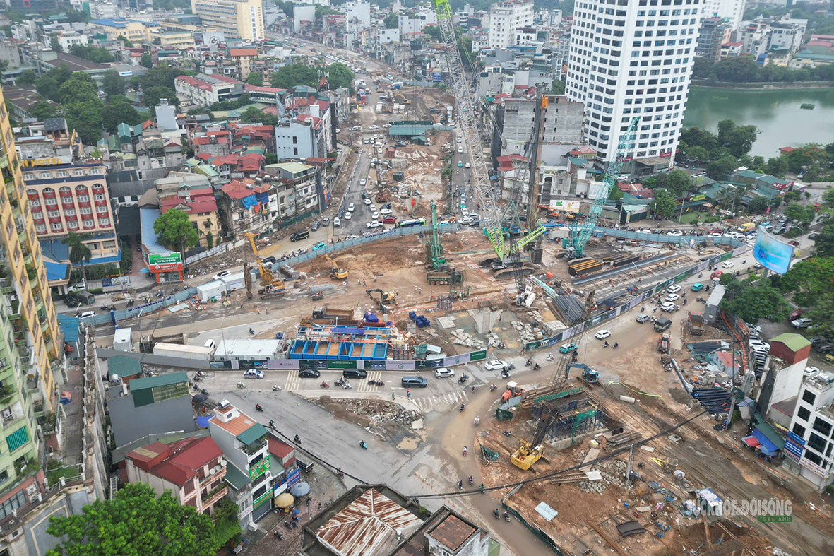 Ga ngầm Vành đai 1 chính thức thi công kết cấu ngầm tại nút giao Nguyễn Chí Thanh - Ảnh 10.
