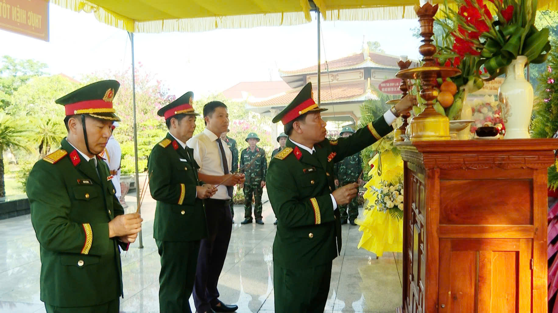 Gallery - 'Chiến dịch 500 ngày đêm' ở Huế: An táng một hài cốt liệt sĩ, hoàn thành lấy mẫu tại 29 nghĩa trang - image 3