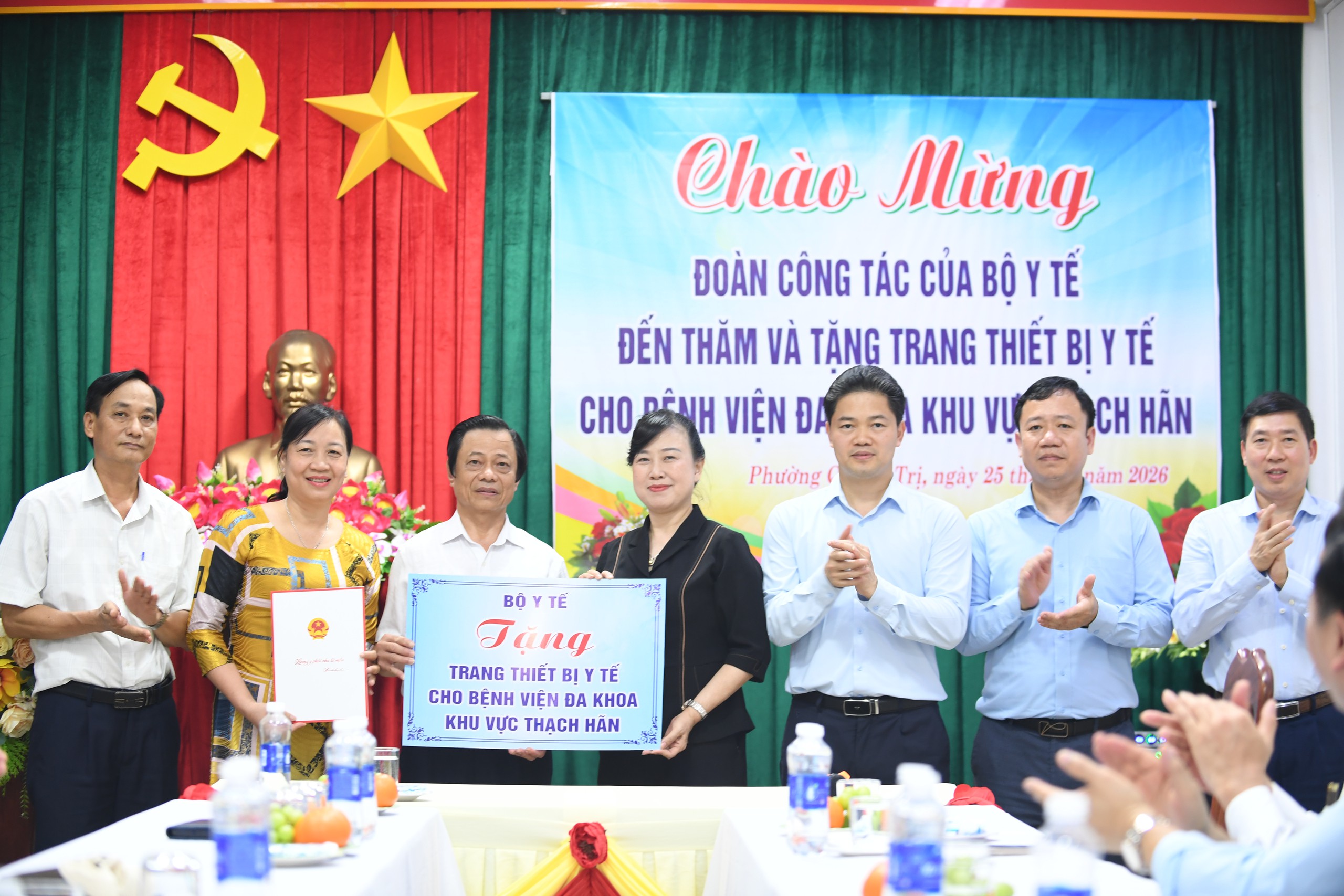 Bộ trưởng Đào Hồng Lan thăm, động viên cán bộ y tế cơ sở tỉnh Quảng Trị- Ảnh 4.