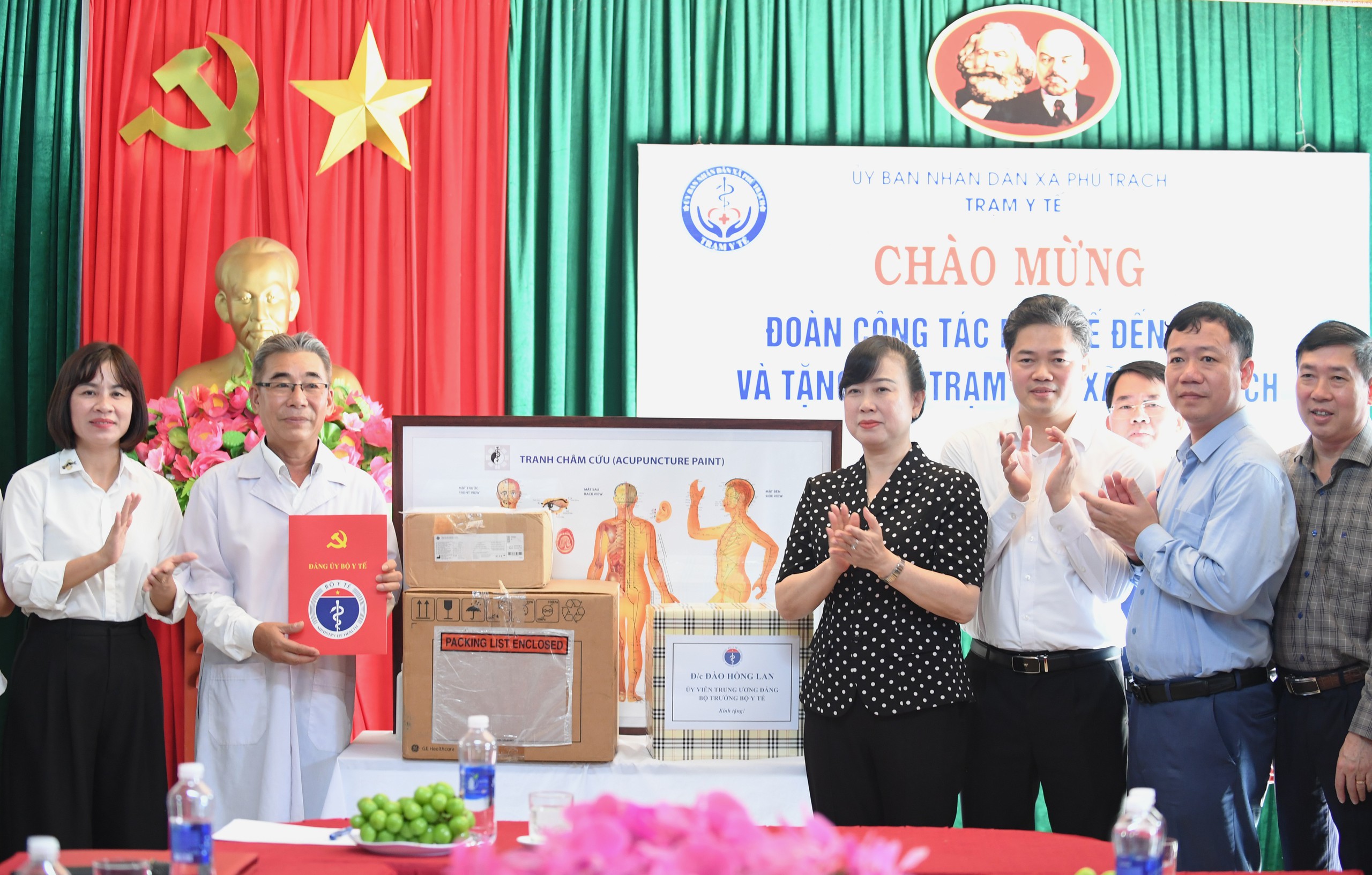 Bộ trưởng Đào Hồng Lan thăm, động viên cán bộ y tế cơ sở tỉnh Quảng Trị- Ảnh 2.