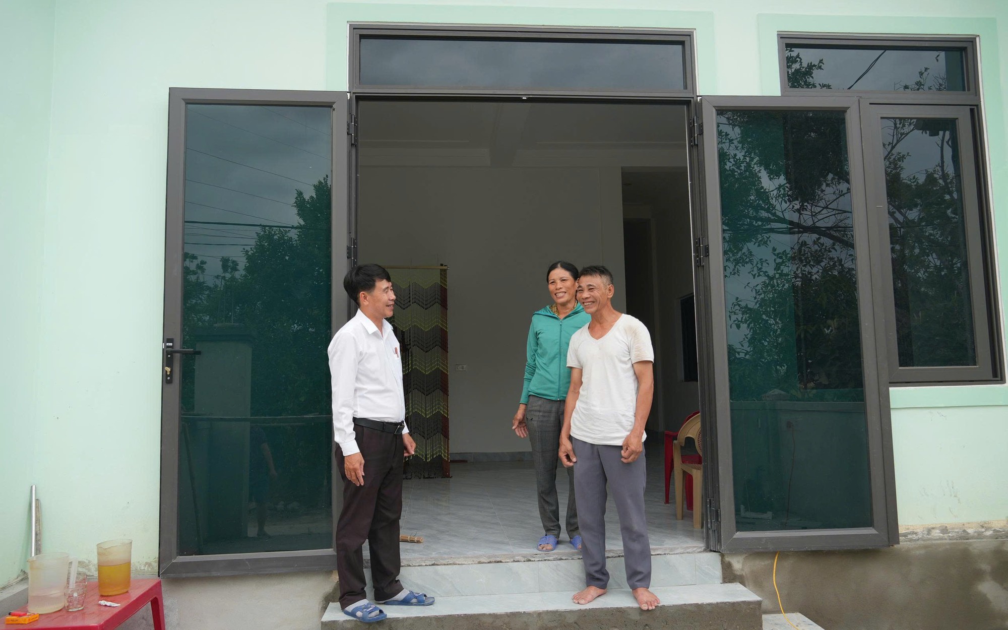 Ngồi xe lăn, người phụ nữ nhỏ bé gieo những vòng sinh kế- Ảnh 5.