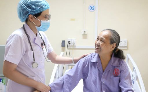Hành Trình 23 Ngày Cứu Sống Bệnh Nhân Sốc Nhiễm Khuẩn: Kỳ Tích Từ Đội Ngũ Y Bác Sĩ