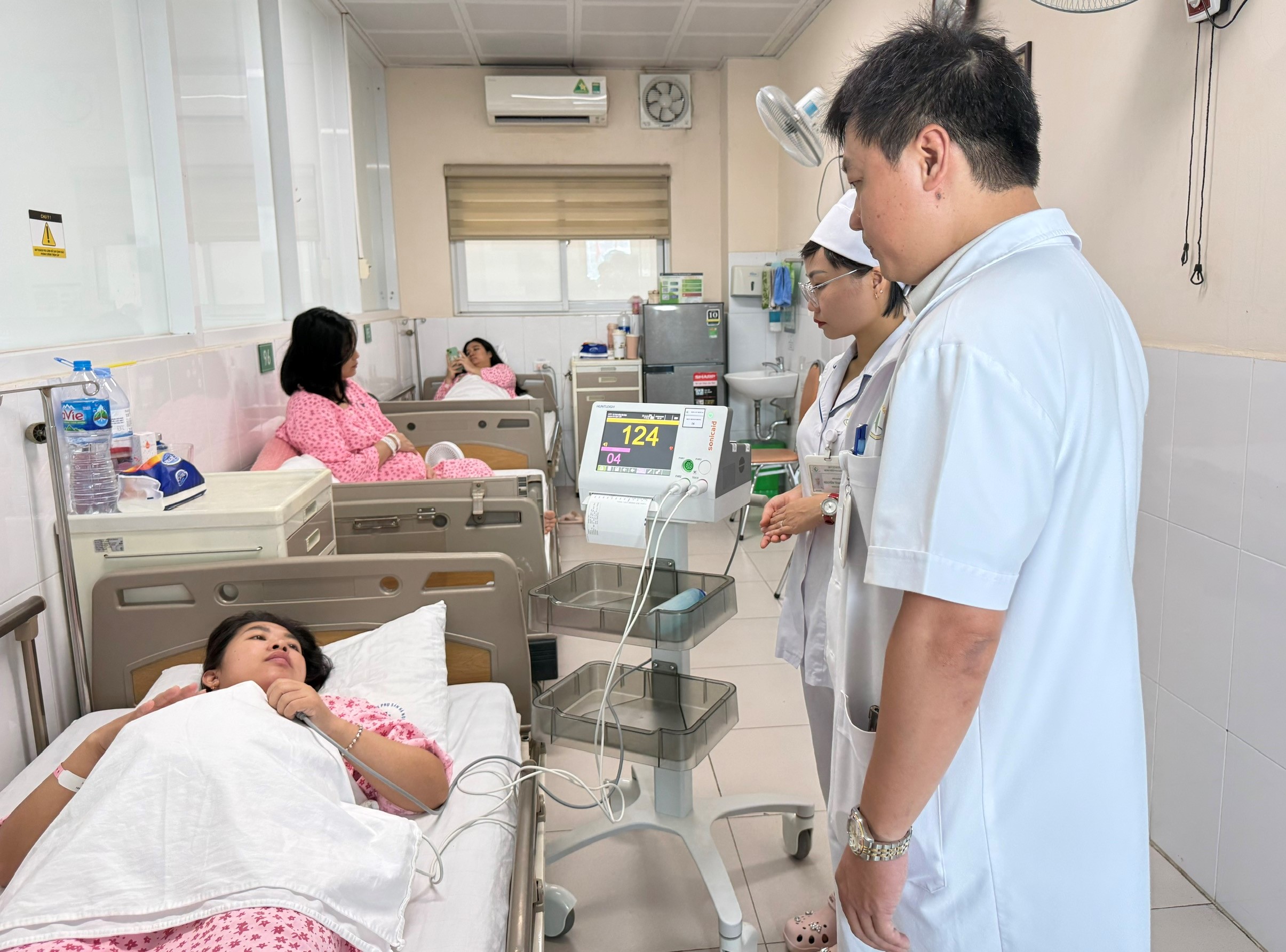 Người bác sĩ mò mẫm mở ra hy vọng cho những ca bệnh chưa có tiền lệ - Ảnh 4.