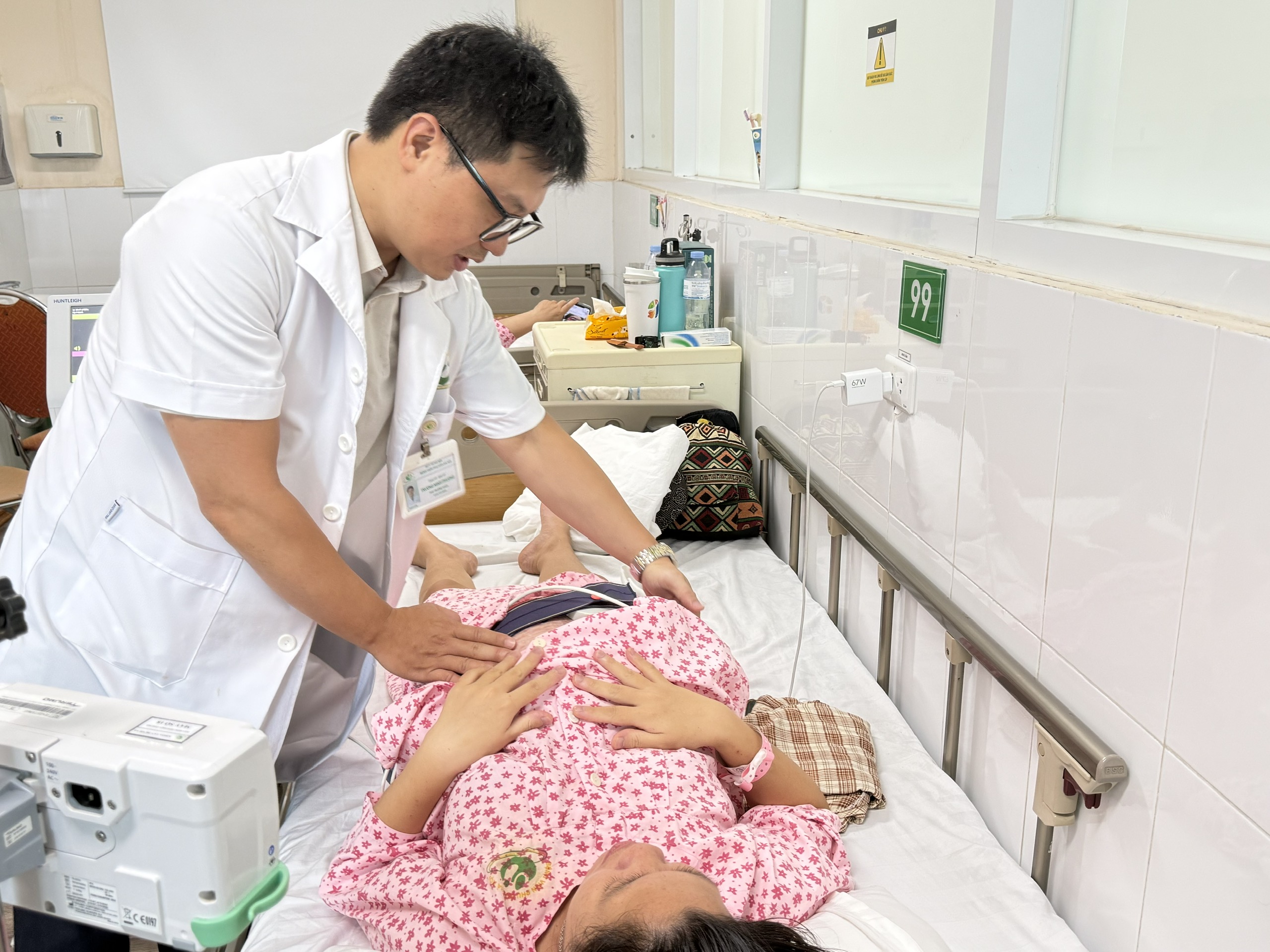 Người bác sĩ mò mẫm mở ra hy vọng cho những ca bệnh chưa có tiền lệ - Ảnh 5.