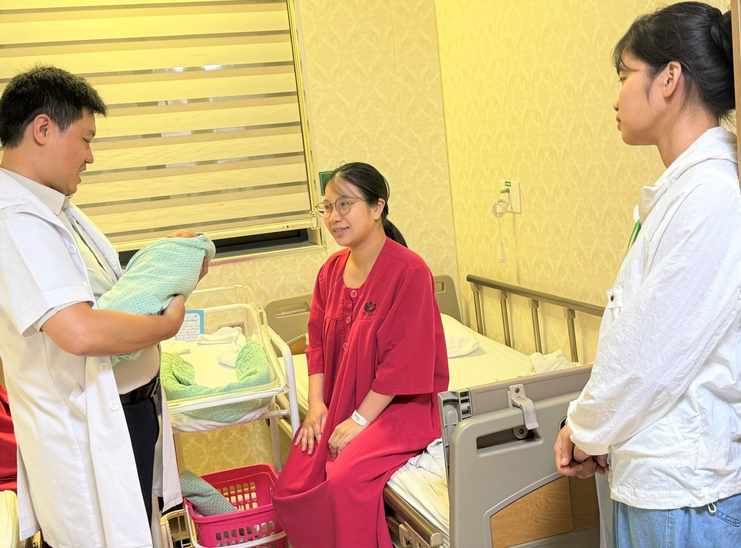 Người bác sĩ mò mẫm mở ra hy vọng cho những ca bệnh chưa có tiền lệ - Ảnh 6.