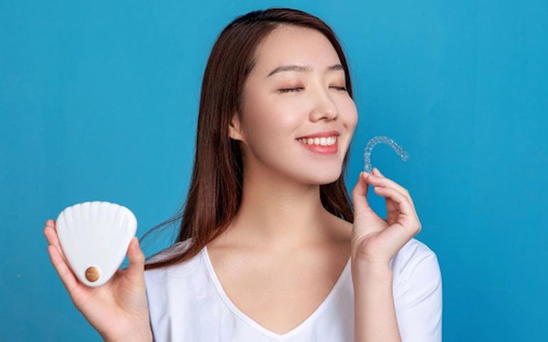 Vệ sinh răng miệng khi niềng răng như thế nào? - Ảnh 2.