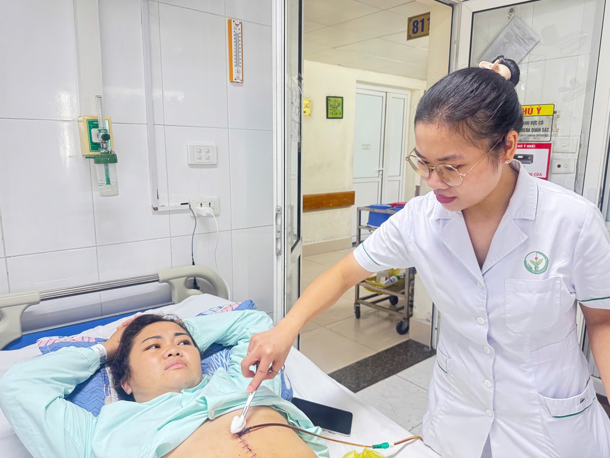Chồng vừa mất vì tai biến, người phụ nữ lo cho 5 con nhỏ lại cấp cứu vì bệnh tật cần sự trợ giúp- Ảnh 2.