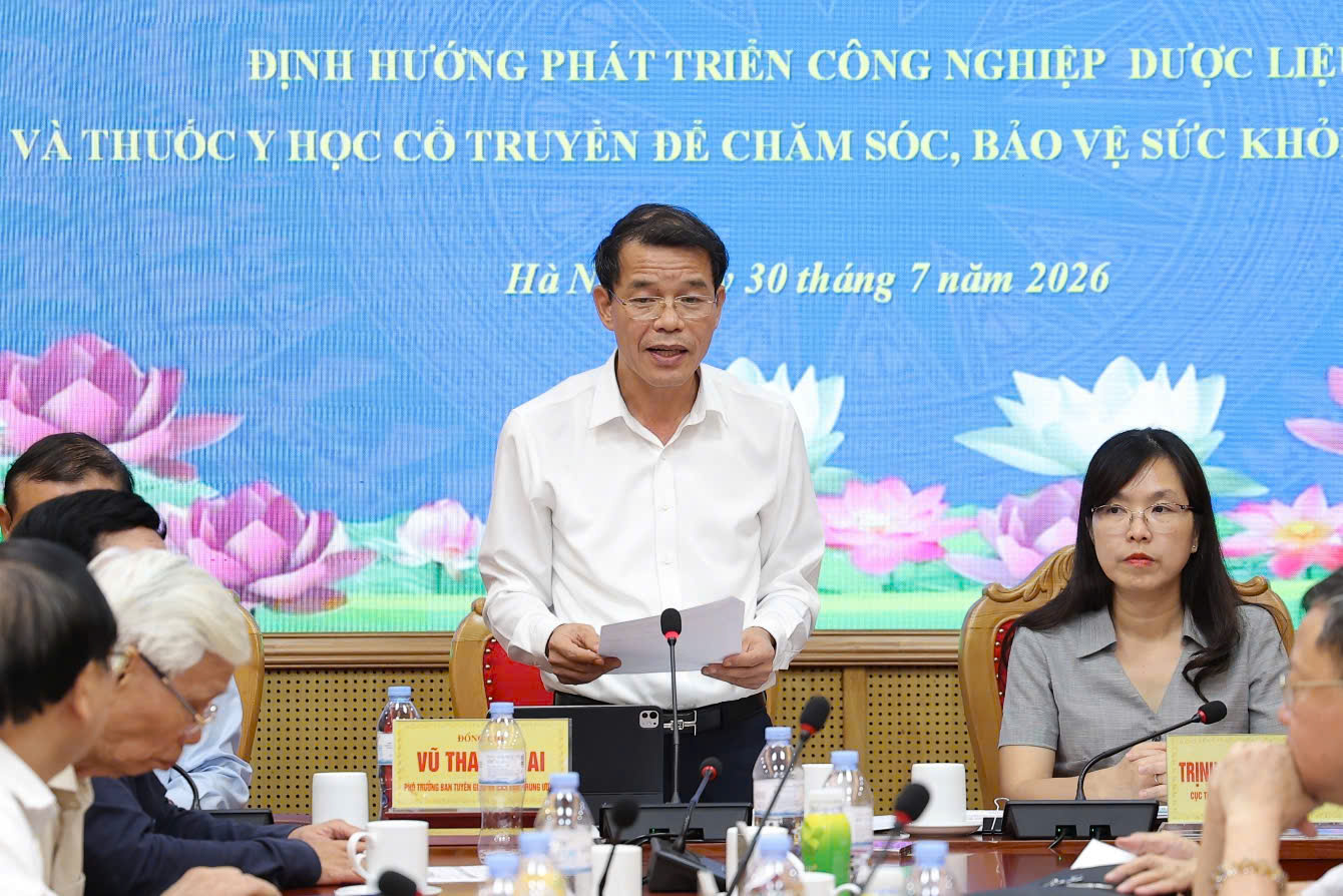 Hoàn thiện chính sách, phát triển công nghiệp dược liệu hiện đại để đưa YHCT thành một trong những trụ cột của hệ thống y tế- Ảnh 9.