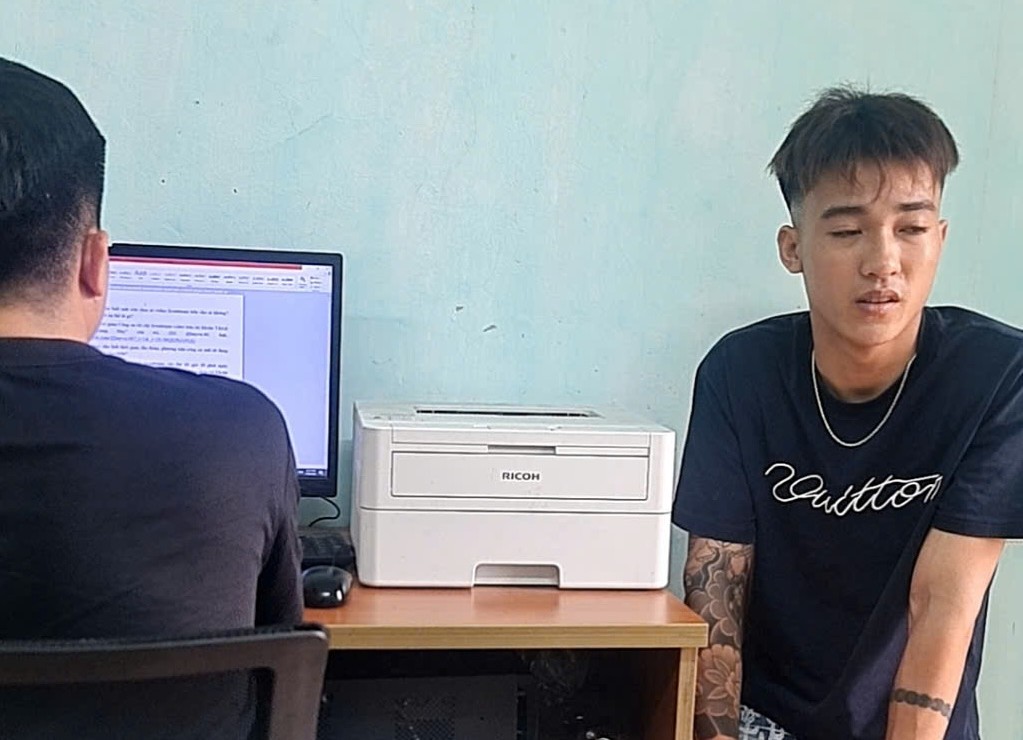 Làm rõ vụ livestream thanh niên 'bốc đầu xe' trong đêm - Ảnh 3.