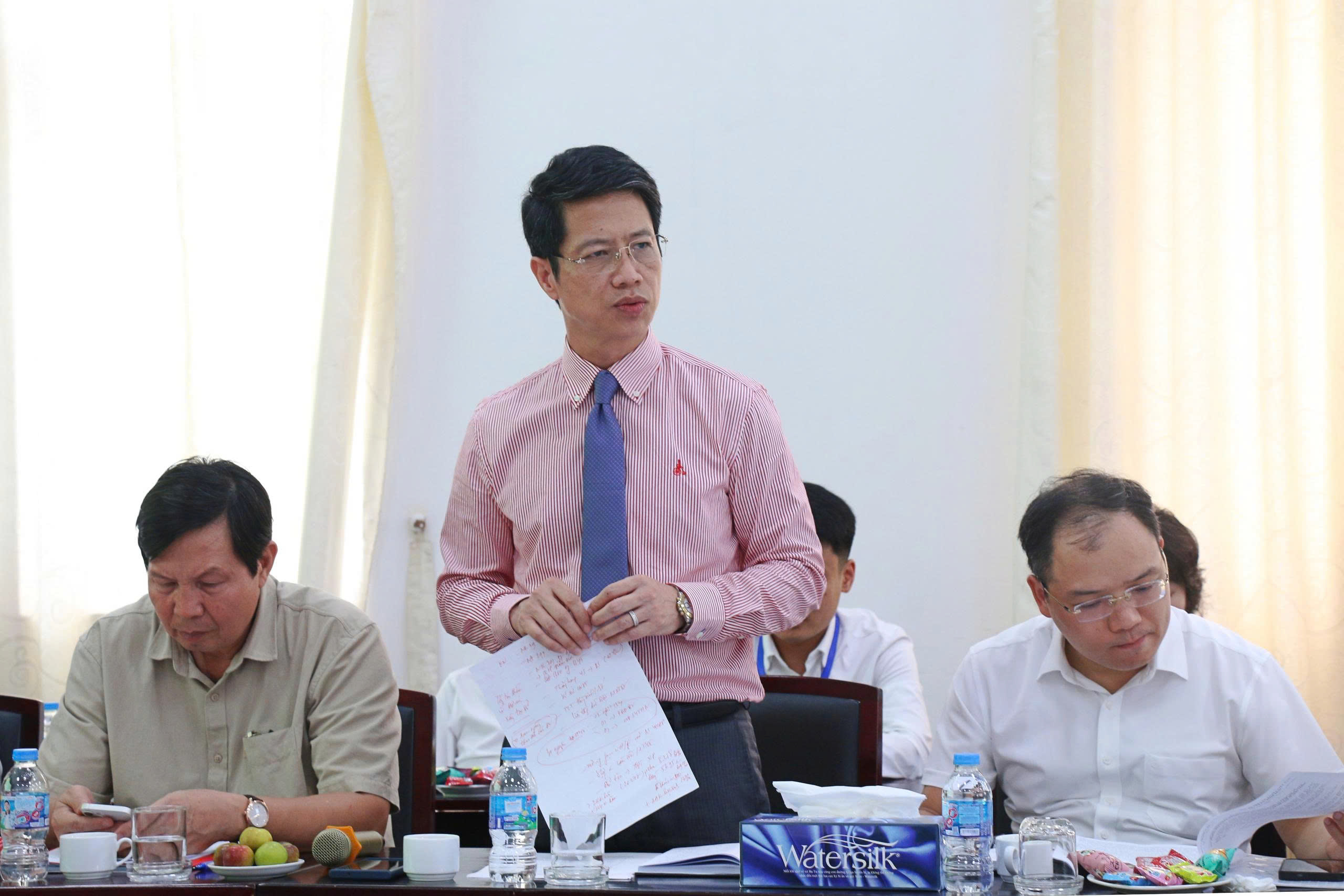 Gallery - Đề xuất cơ chế đột phá thu hút, giữ chân nhân lực y tế tuyến cơ sở - image 3
