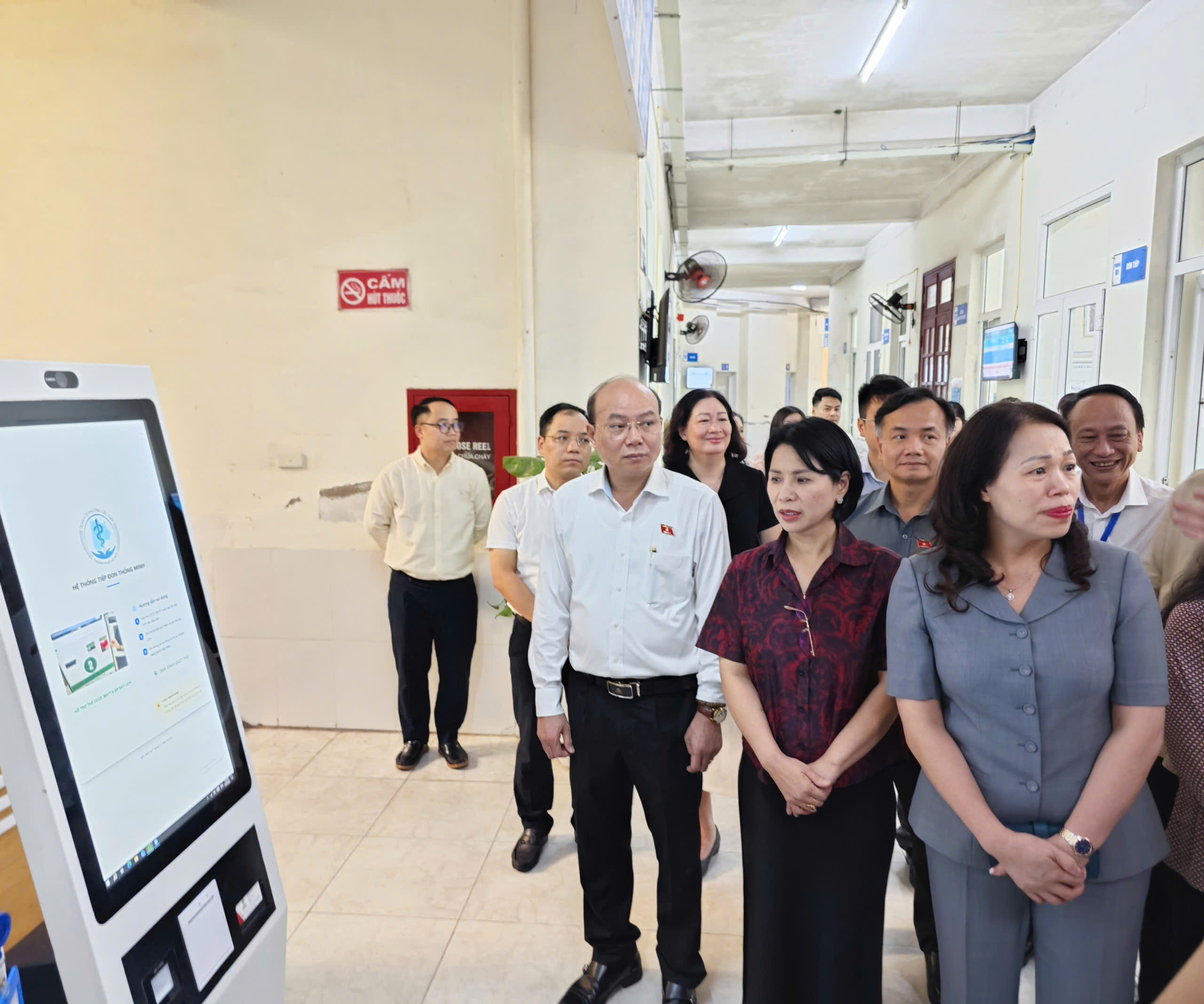 Gallery - Đề xuất cơ chế đột phá thu hút, giữ chân nhân lực y tế tuyến cơ sở - image 4