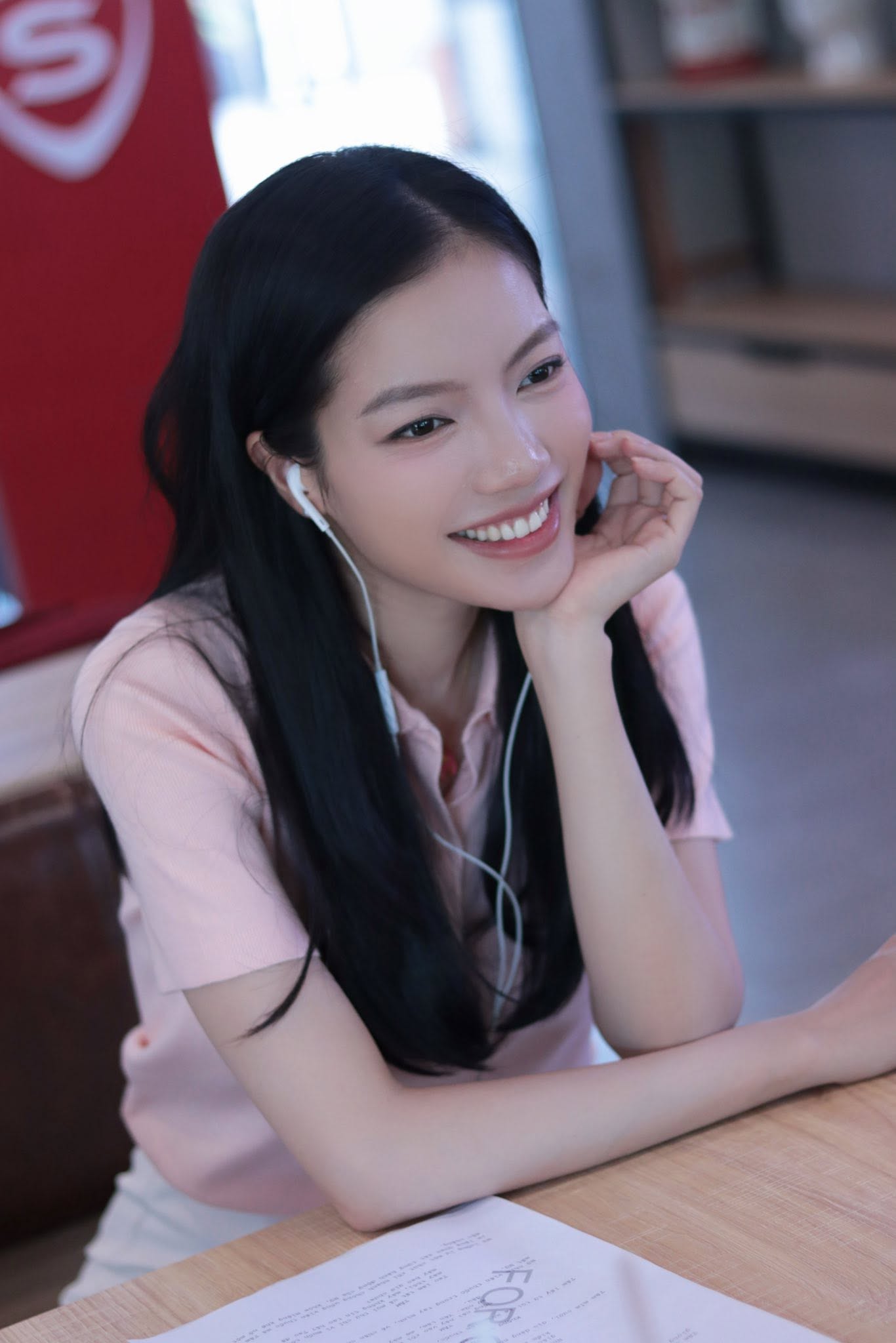 Chân dung Á hậu 'ăn chay trường' đóng vai Hoàng Thị Cúc trong 'Hoàng hậu cuối cùng'- Ảnh 12.