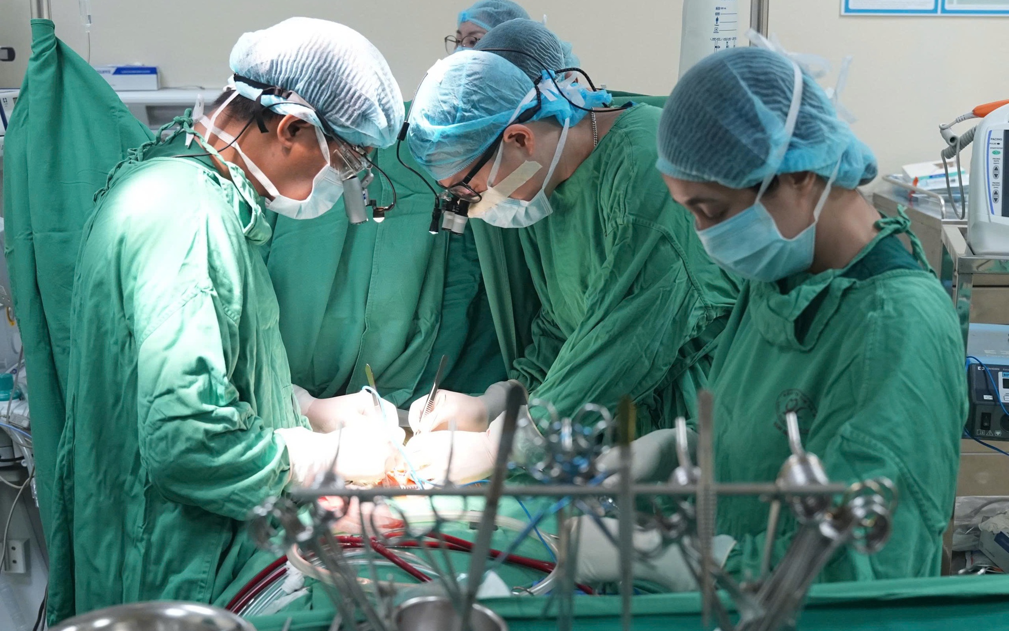 Các yếu tố nguy cơ dẫn đến sinh non mẹ bầu cần lưu ý - Ảnh 2.