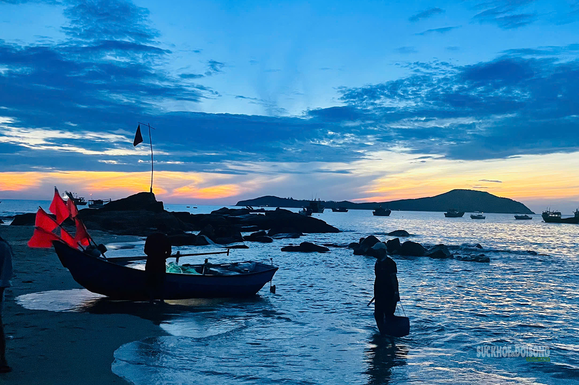Làng chài Phước Đồng thức dậy trước bình minh- Ảnh 3.