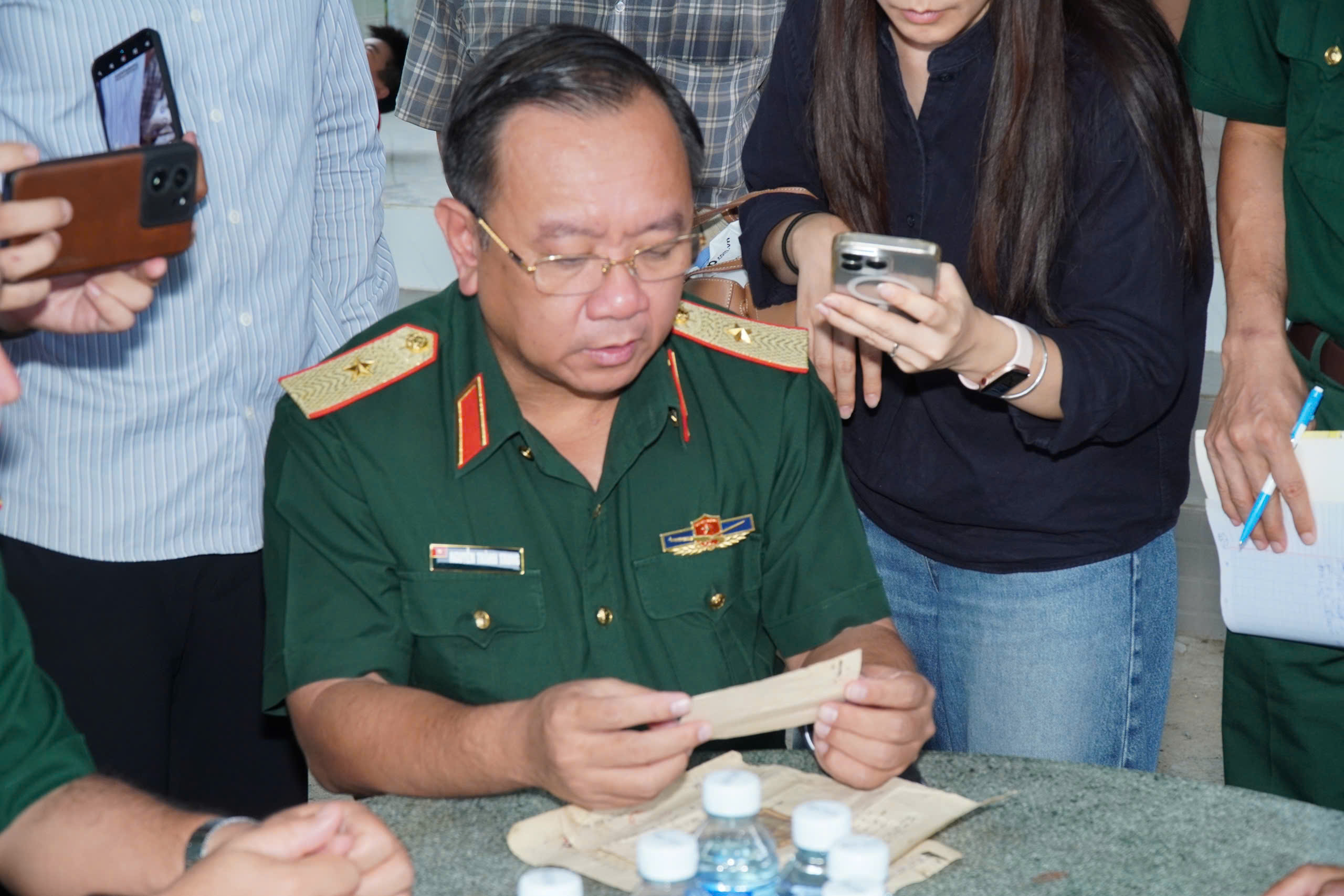 Gallery - Phát hiện khác biệt trong hồ sơ của liệt sĩ tại CV Lê Thị Riêng được gia đình nhận là người thân - image 1