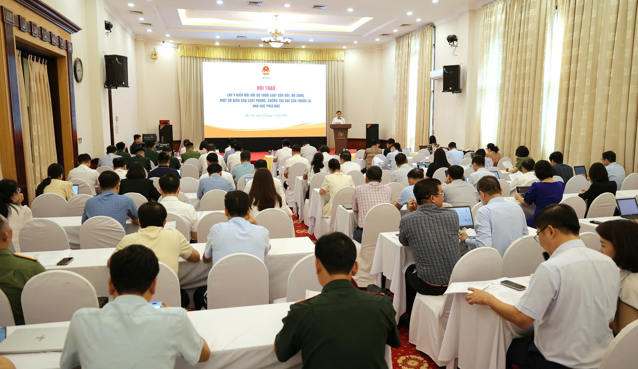 Thứ trưởng Trần Văn Thuấn: Đặt sức khỏe người dân lên ưu tiên cao nhất trong sửa Luật Phòng, chống tác hại thuốc lá- Ảnh 2.
