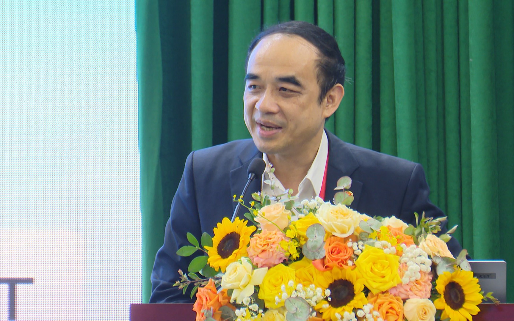 GS.TS Nguyễn Hữu Tú tiếp tục được bổ nhiệm giữ chức Hiệu trưởng Trường Đại học Y Hà Nội