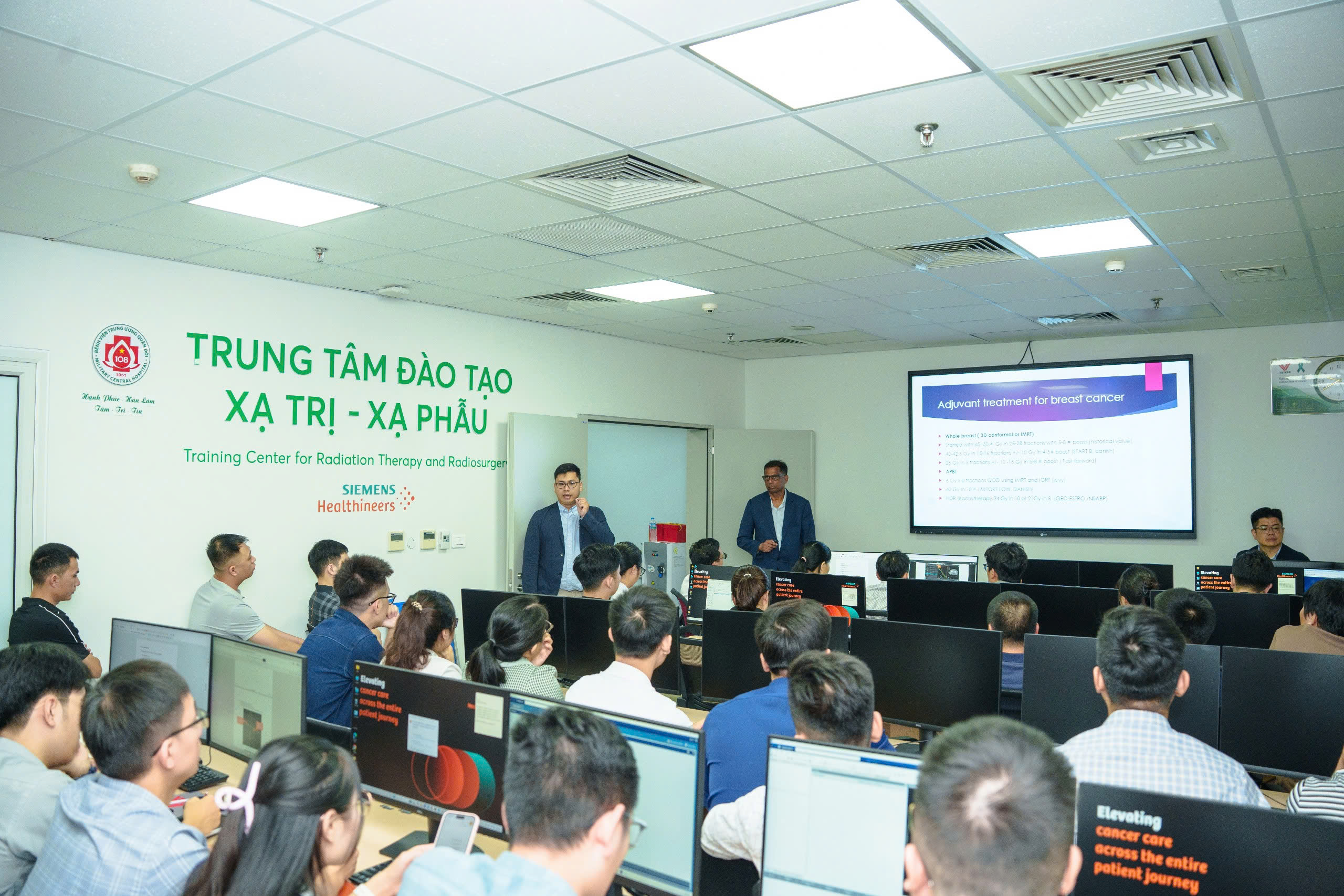 Khánh thành Trung tâm Đào tạo xạ trị - xạ phẫu đầu tiên tại Việt Nam- Ảnh 2.