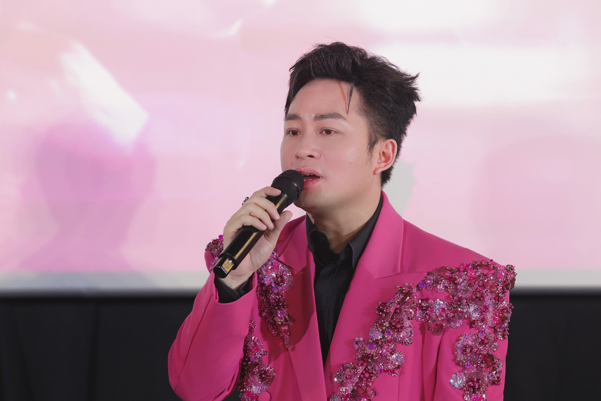 Tùng Dương: 'Nếu cả đời này không rực rỡ thì sao?'- Ảnh 2.