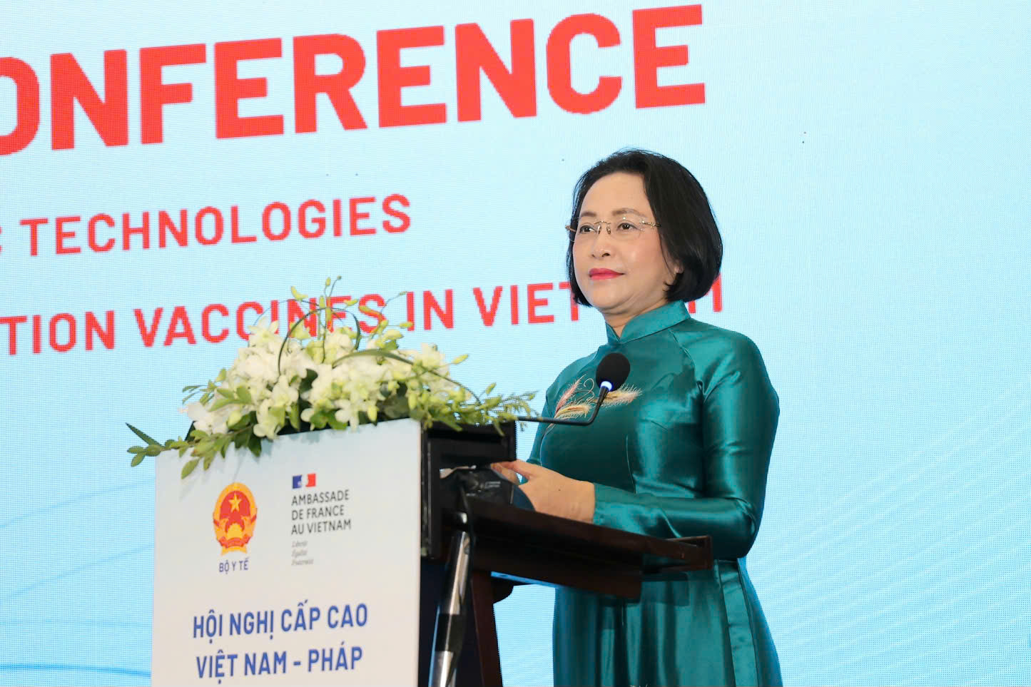 Bộ trưởng Đào Hồng Lan: Phát triển vắc xin thế hệ mới là bước đi chiến lược để nâng cao năng lực tự chủ y tế quốc gia - Ảnh 4.