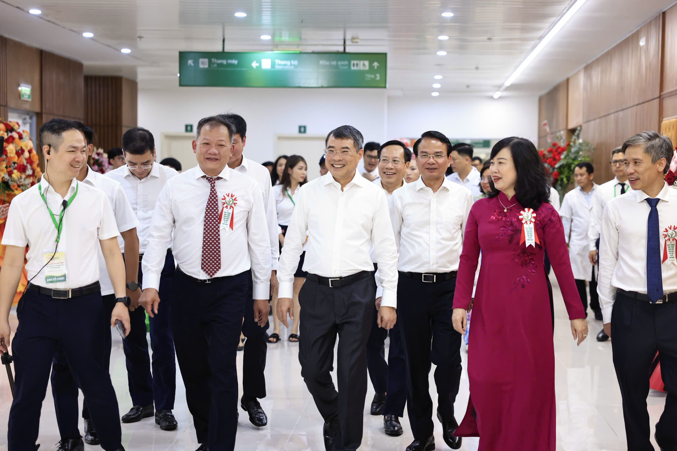 Bộ trưởng Bộ Y tế Đào Hồng Lan khai trương Bệnh viện Hữu nghị Việt Đức cơ sở Ninh Bình - Ảnh 3.