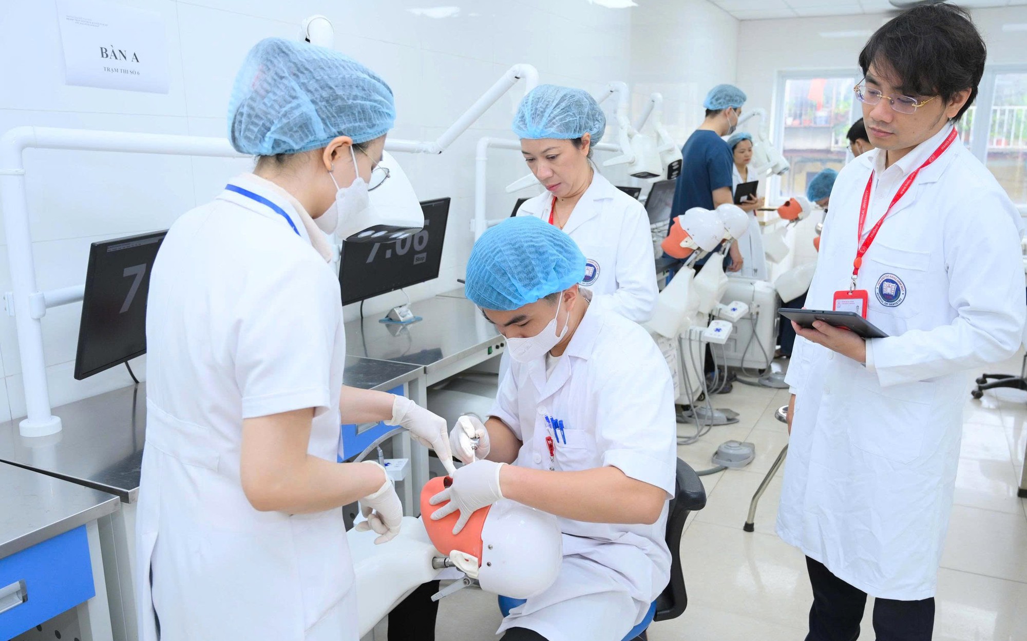 Bác sĩ nội trú - Những lặng lẽ phía sau ánh hào quang - Ảnh 8.