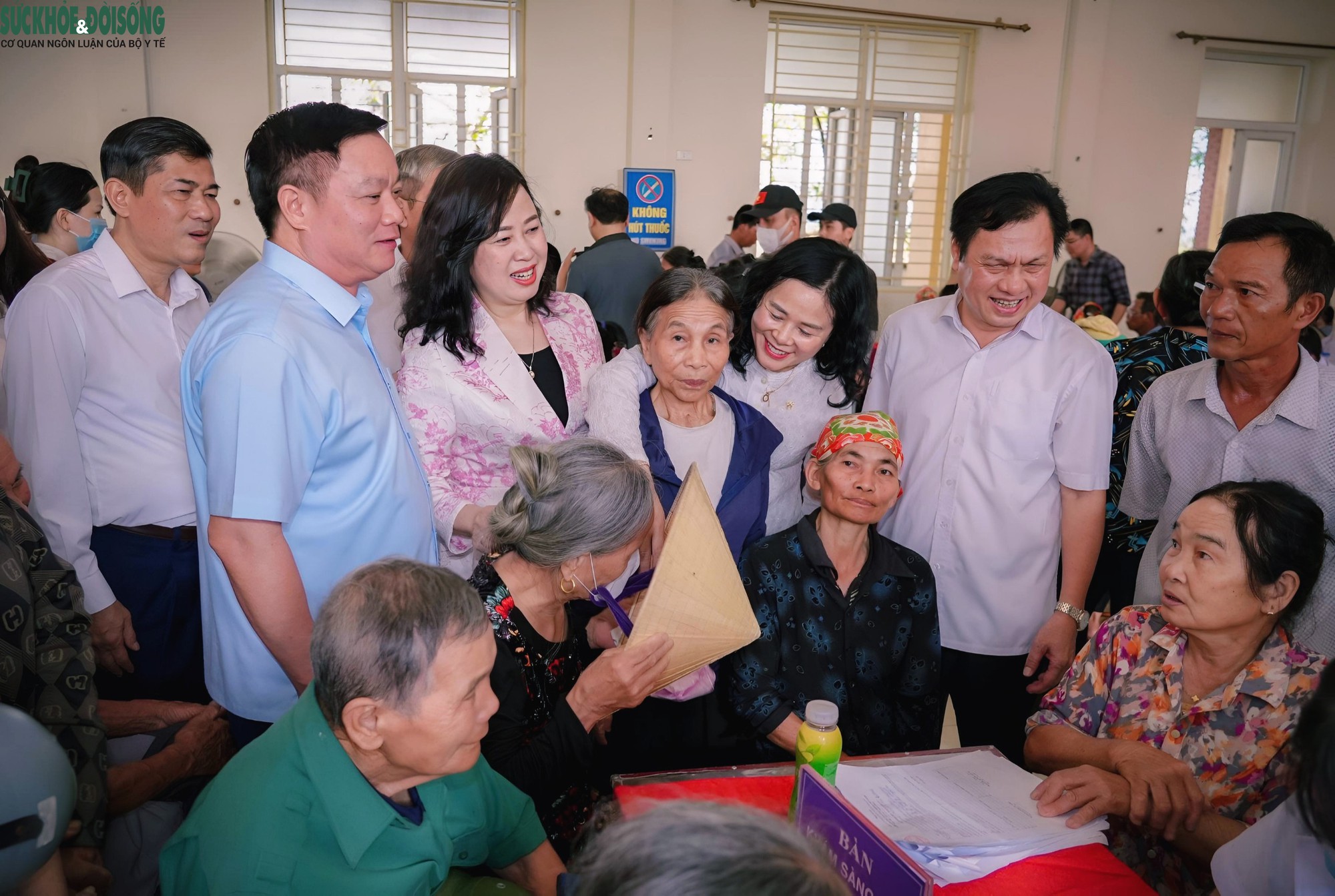 Không chờ người bệnh tìm đến - Ảnh 11.