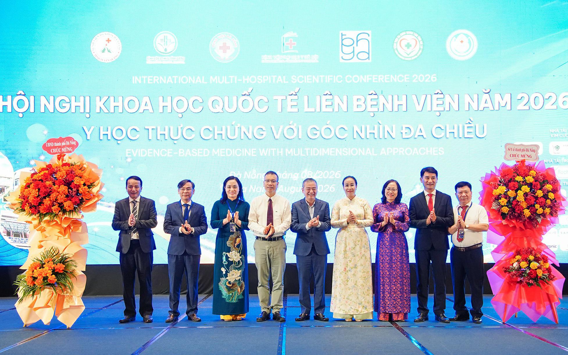 Bác sĩ Việt Nam sang Myanmar thay van tim- Ảnh 4.