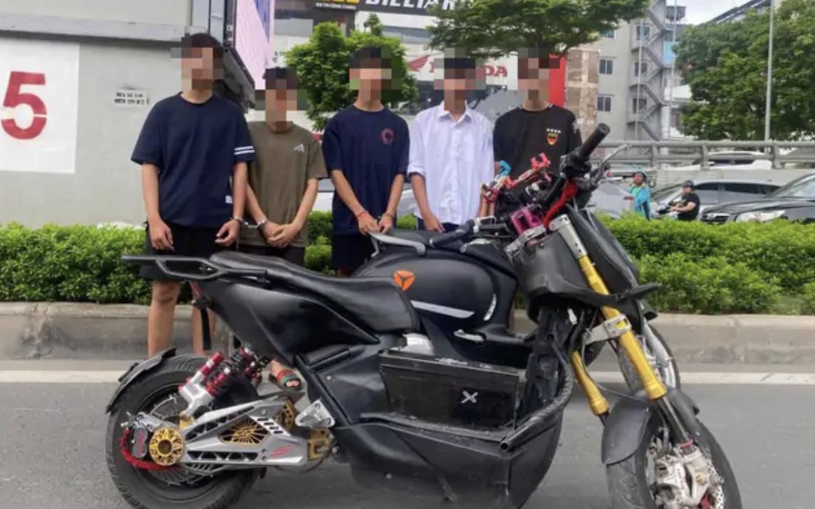 Khởi Tố Chủ Thầu Xây Dựng Về Hành Vi Trả Lương Bằng Ma Túy
