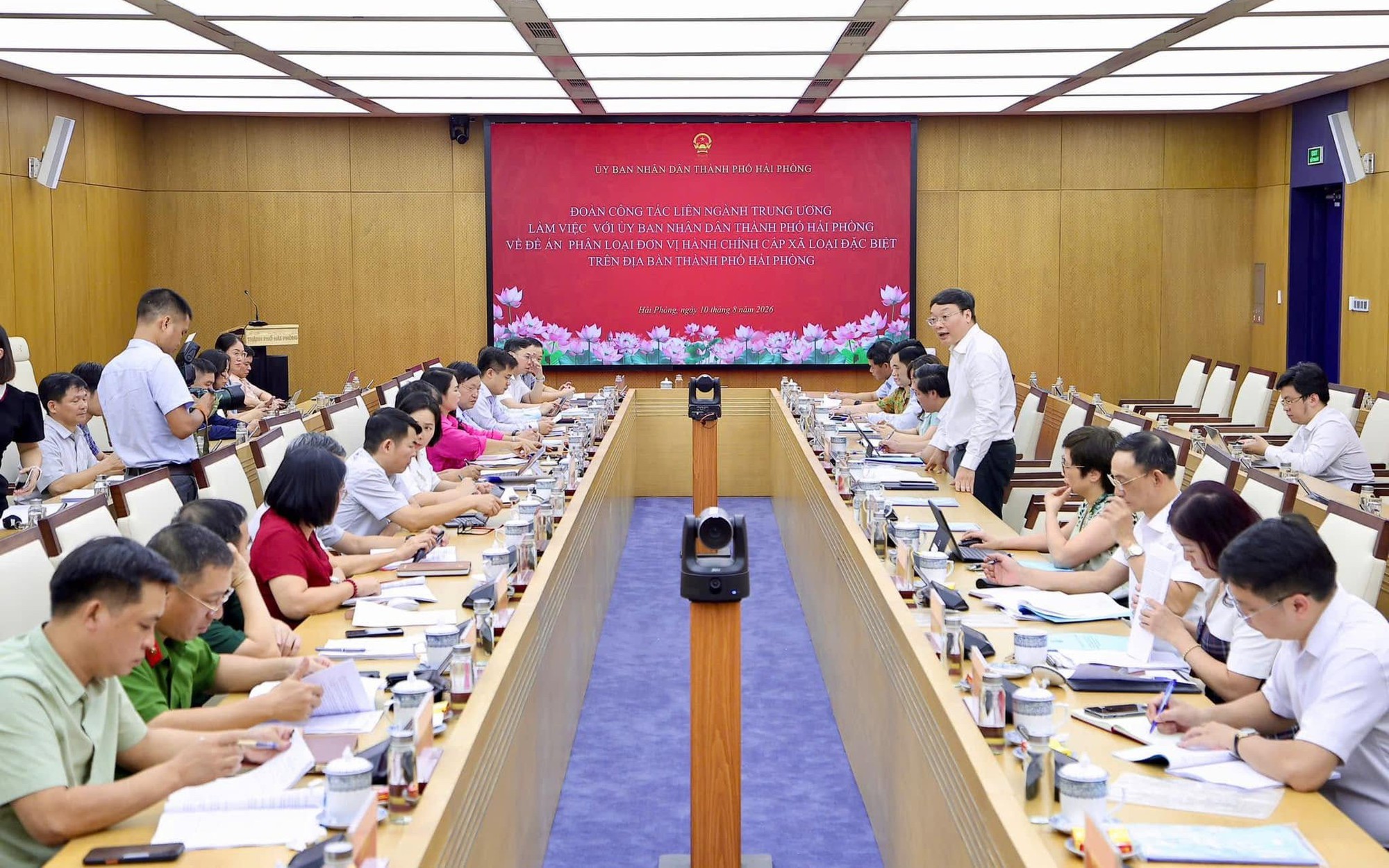 Hải Phòng công bố quyết định về công tác cán bộ - Ảnh 4.
